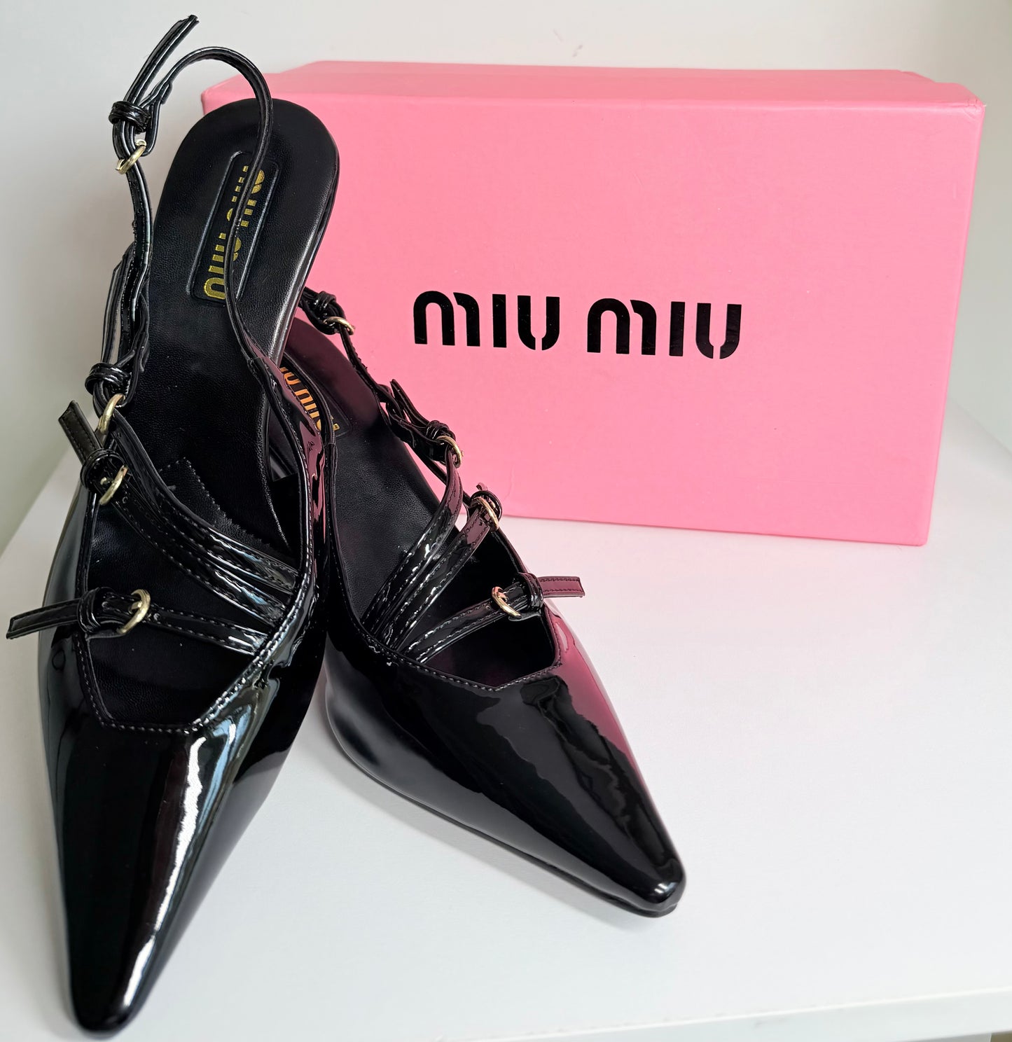 Tacones Miu Miu talla 8 Nuevo’s con caja top quality