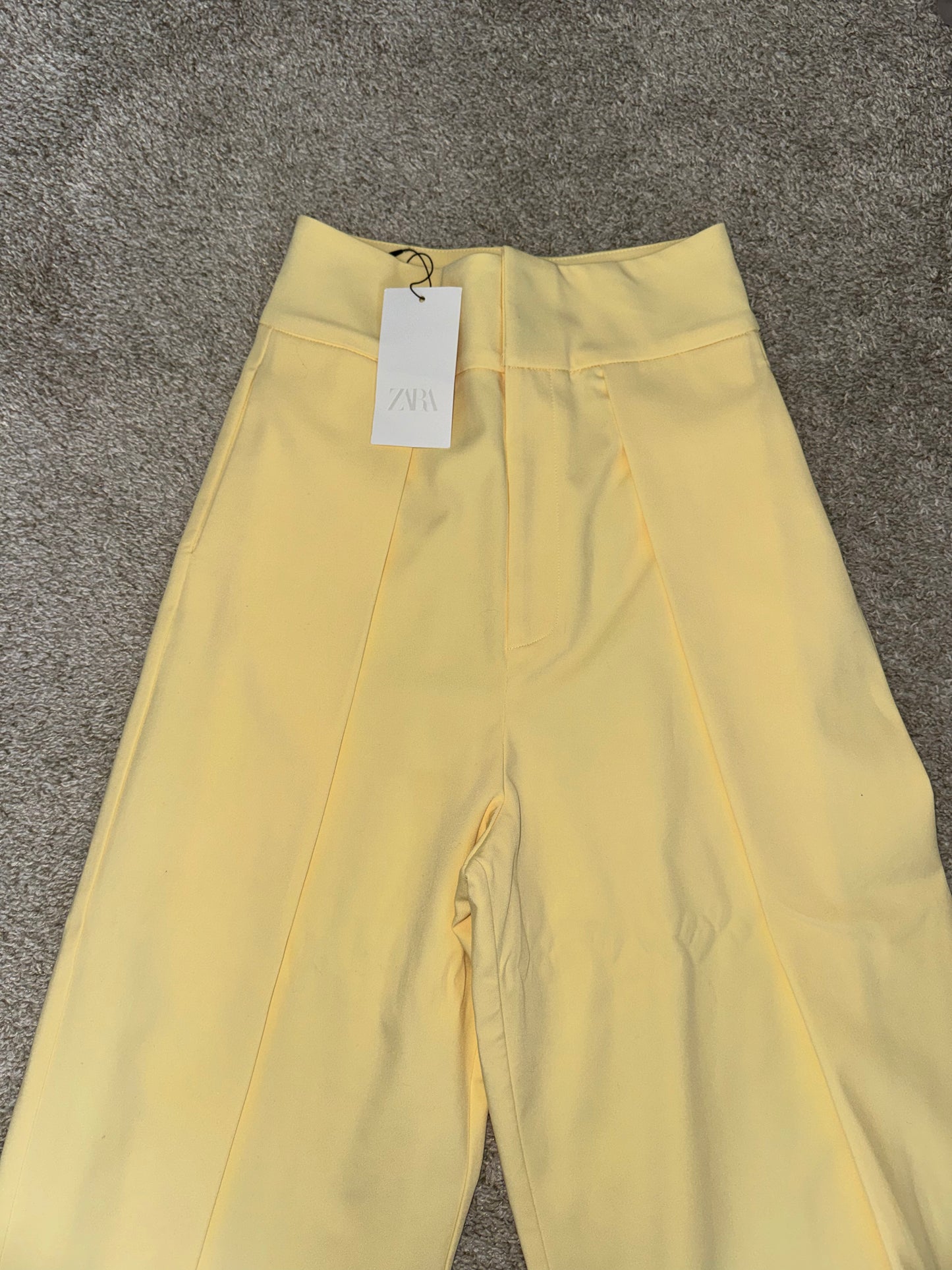 Closet sale pantalón Zara Amarillo XS nuevo