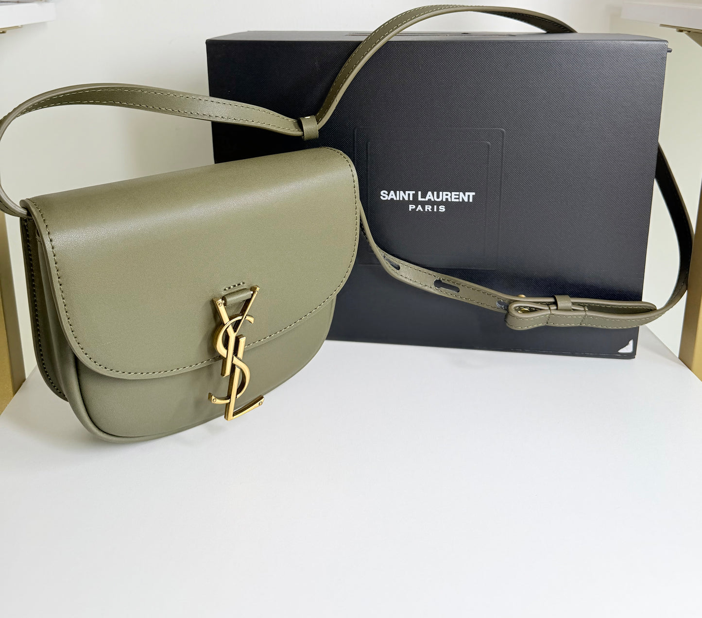 Bolsa Yves Saint Laurent verde olivo nueva temporada