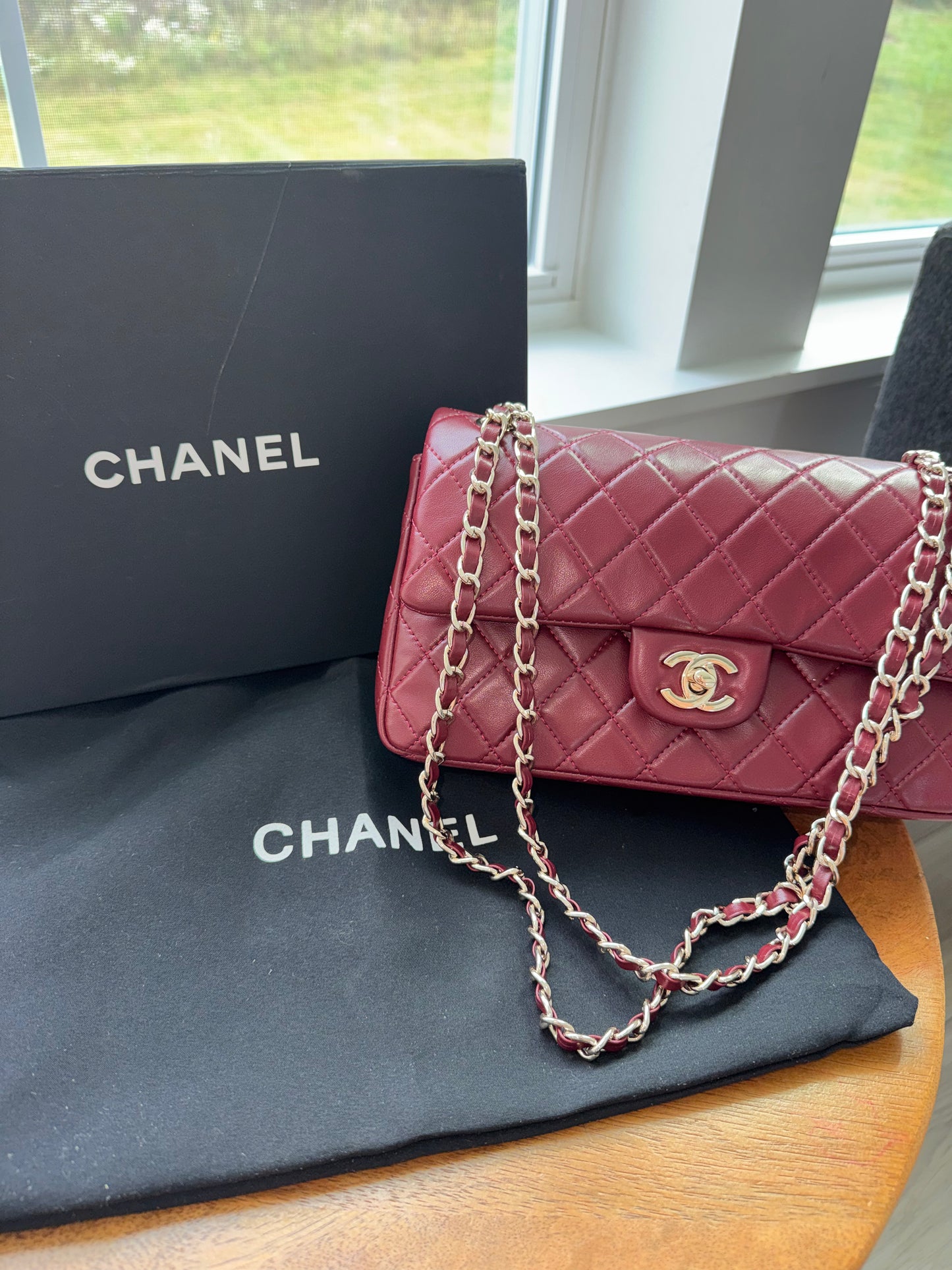Bolsa Chanel tinta nueva temporada con caja y cubre polvo