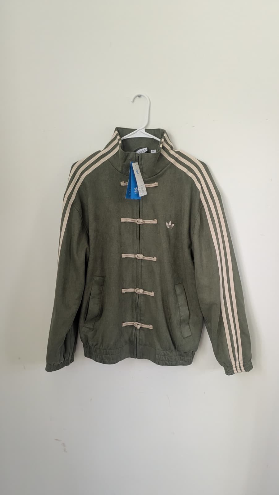 Chamarra adidas verde olivo mediana oversized top quality
