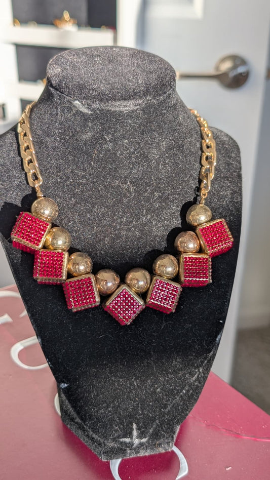 Collar 24 dado rojo