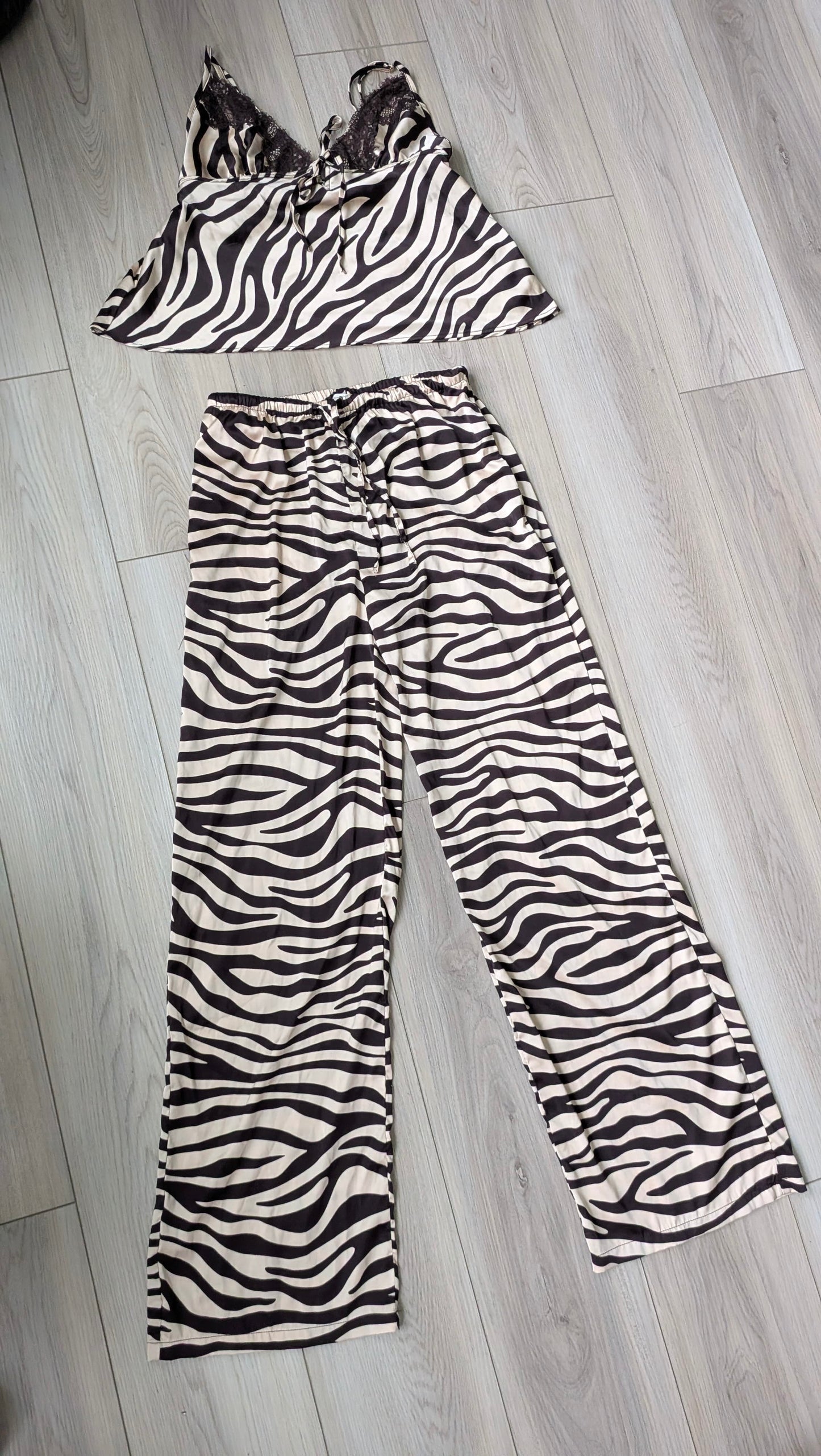 Closet sale Set de satin small