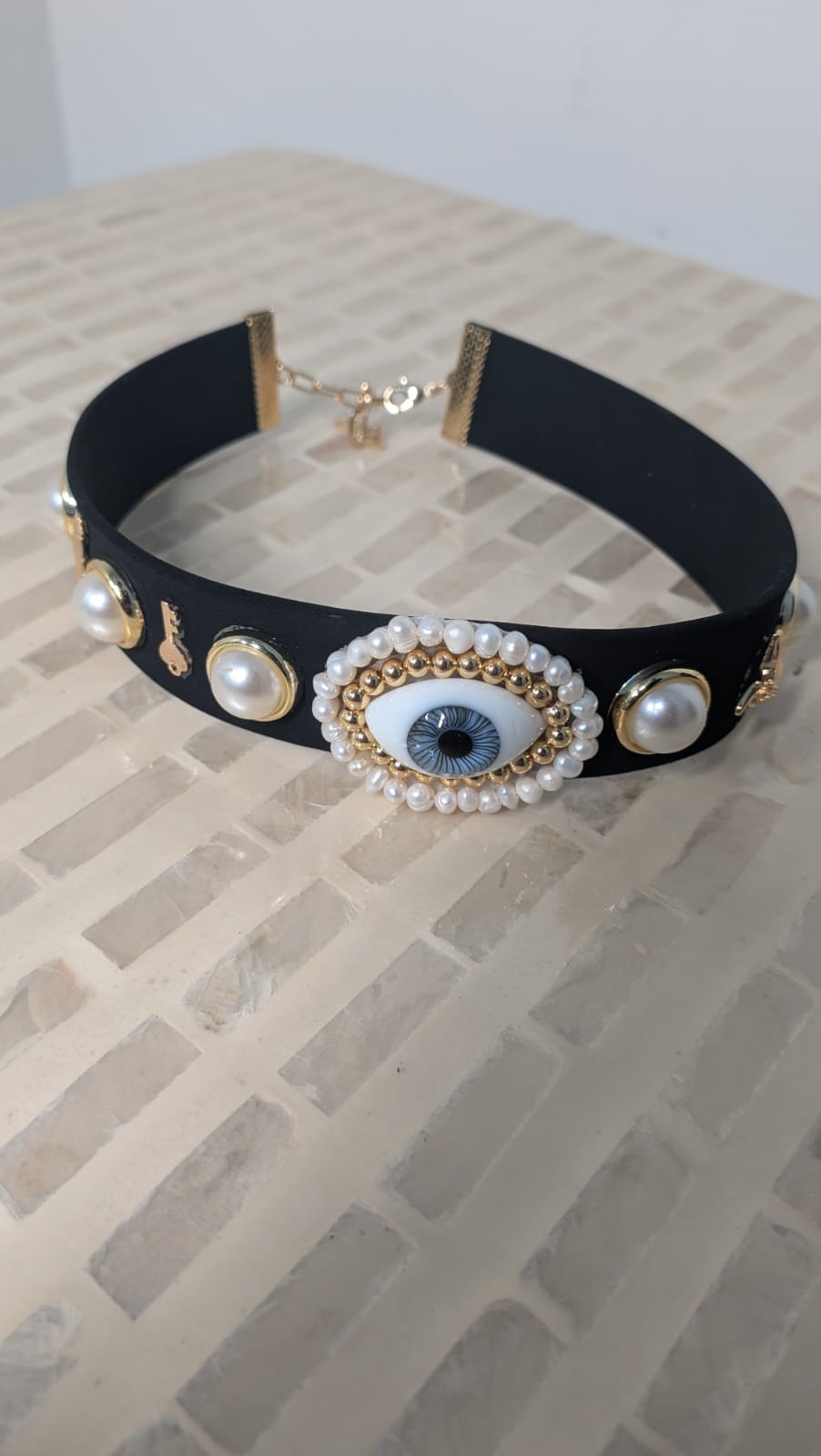 Choker ojo negro