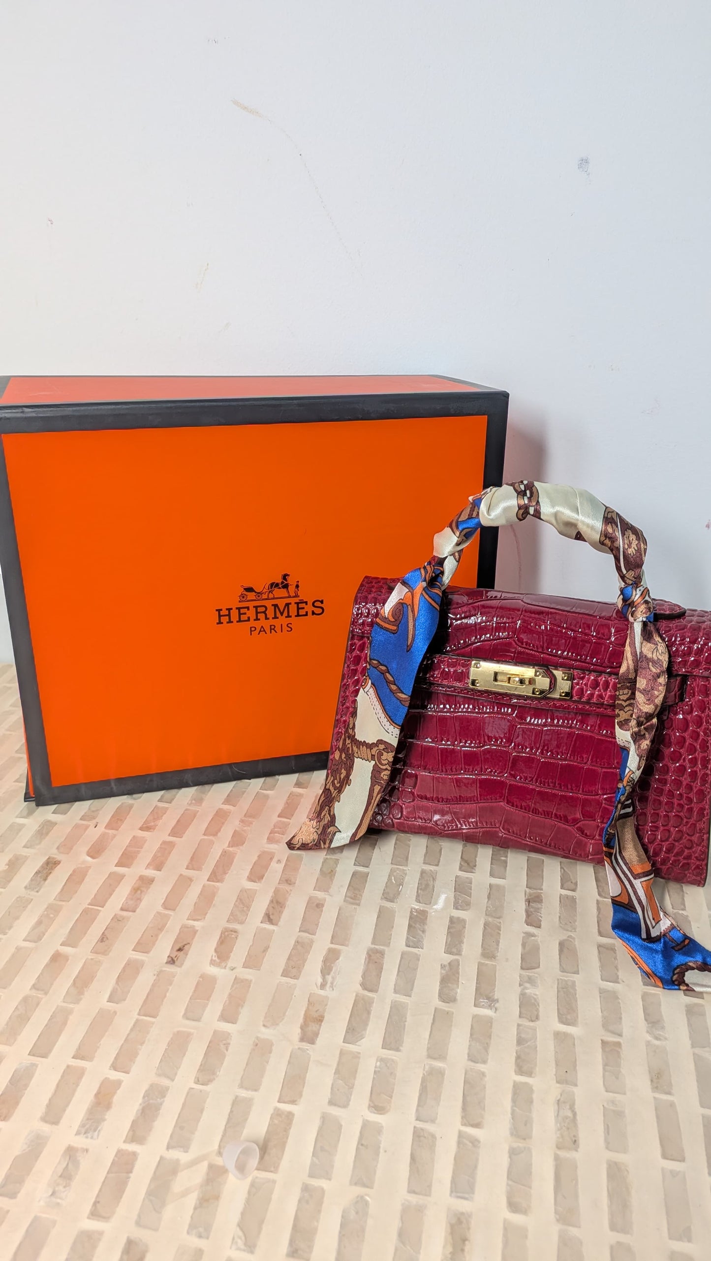 Bolsa Hermes cocodrilo con accesorios y caja
