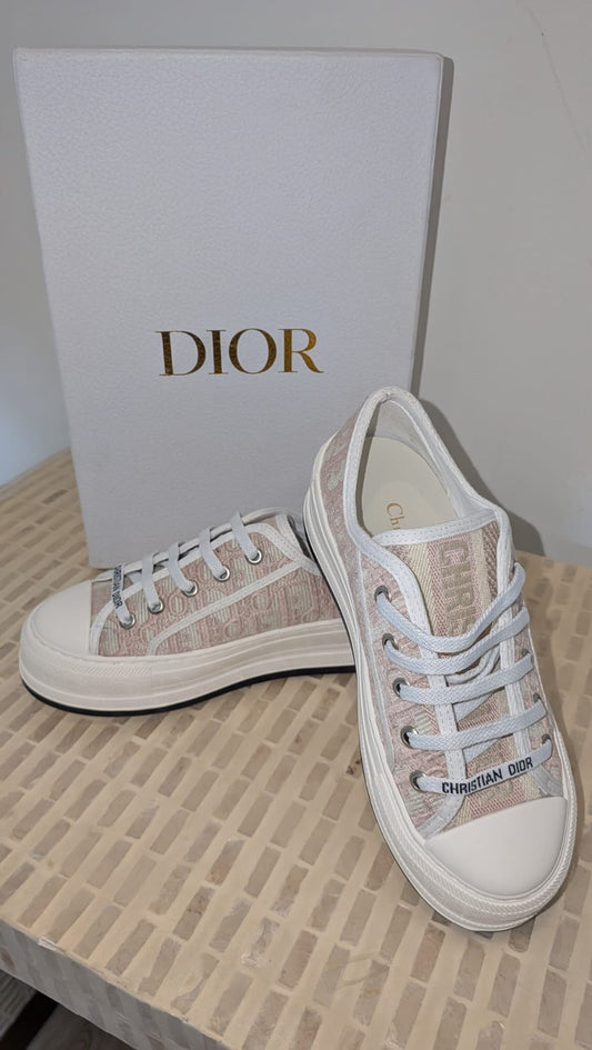 Tenis Dior talla 8 Nuevo’s. Con caja