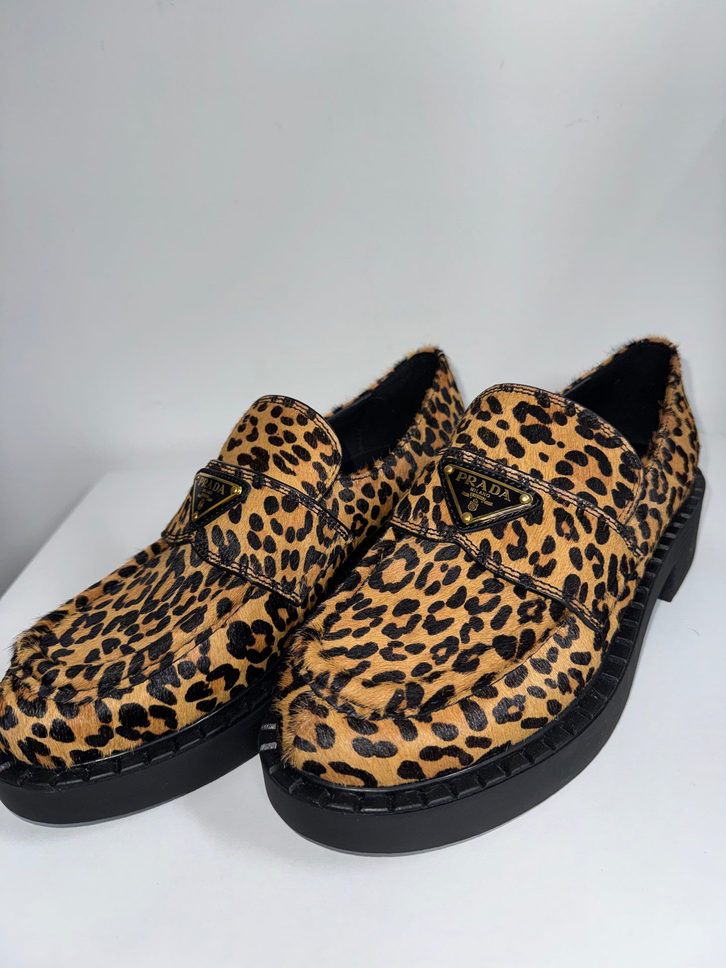 Mocasines Prada talla 8 leopardo Nuevo’s con caja