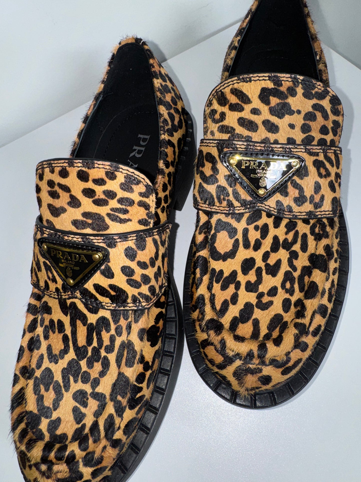 Mocasines Prada talla 8 leopardo Nuevo’s con caja