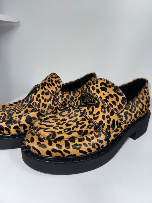 Mocasines Prada talla 8 leopardo Nuevo’s con caja