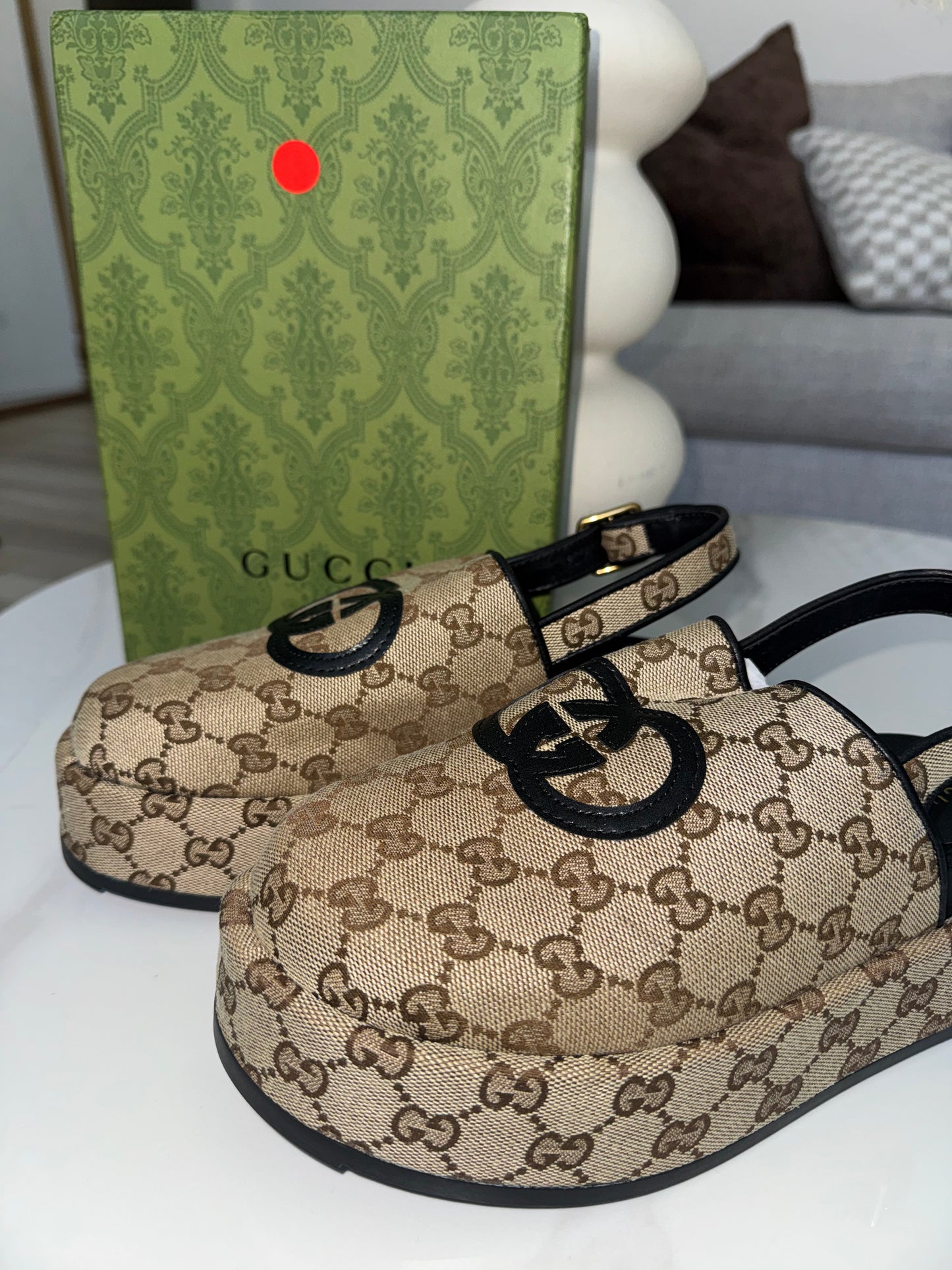 Sandalias Gucci talla 8 nuevas con caja