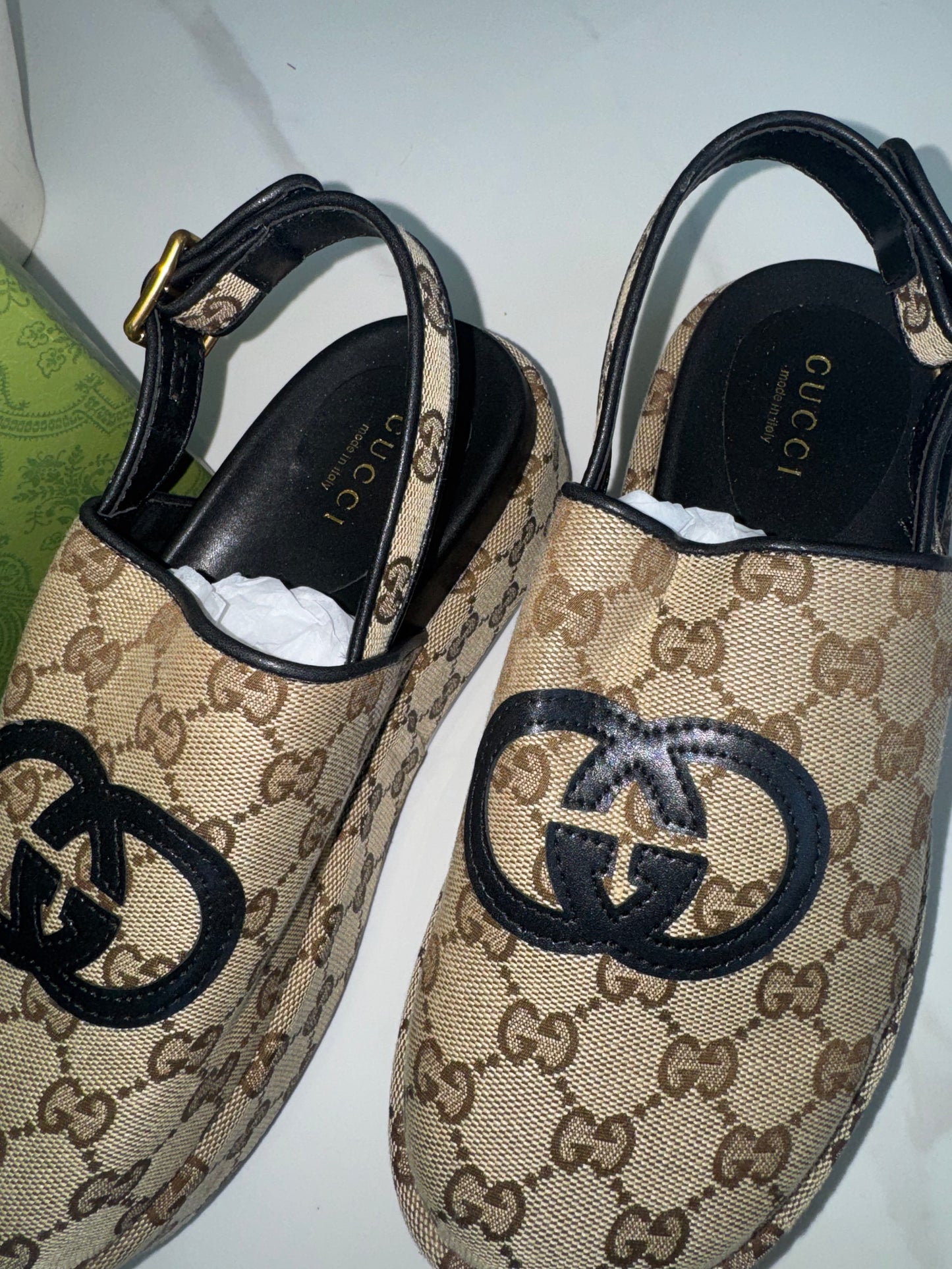 Sandalias Gucci talla 8 nuevas con caja