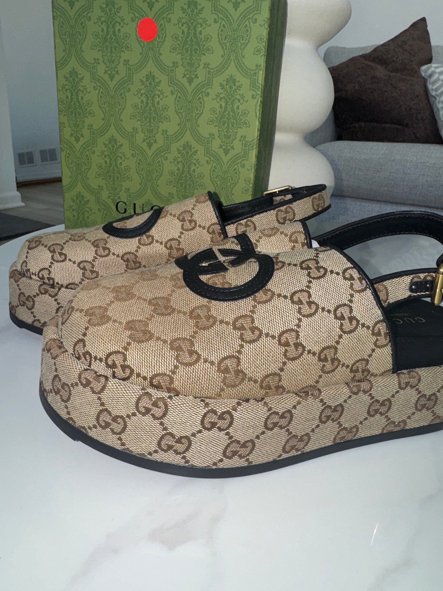 Sandalias Gucci talla 8 nuevas con caja