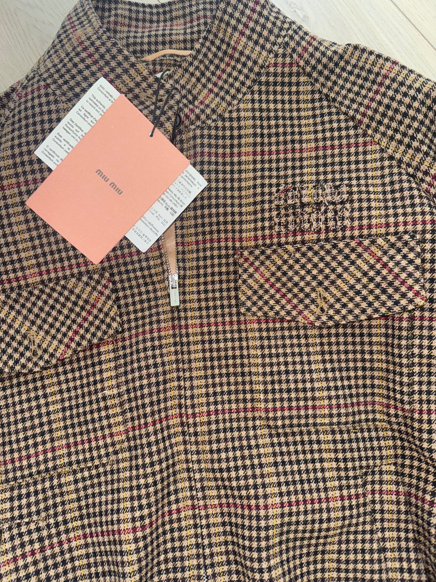Set Miu Miu small pero viene oversized top quality chamarra y falda