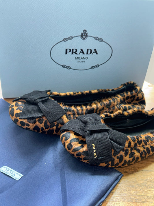 Flats Prada animal print top quality talla 8 con caja y cubre polvo