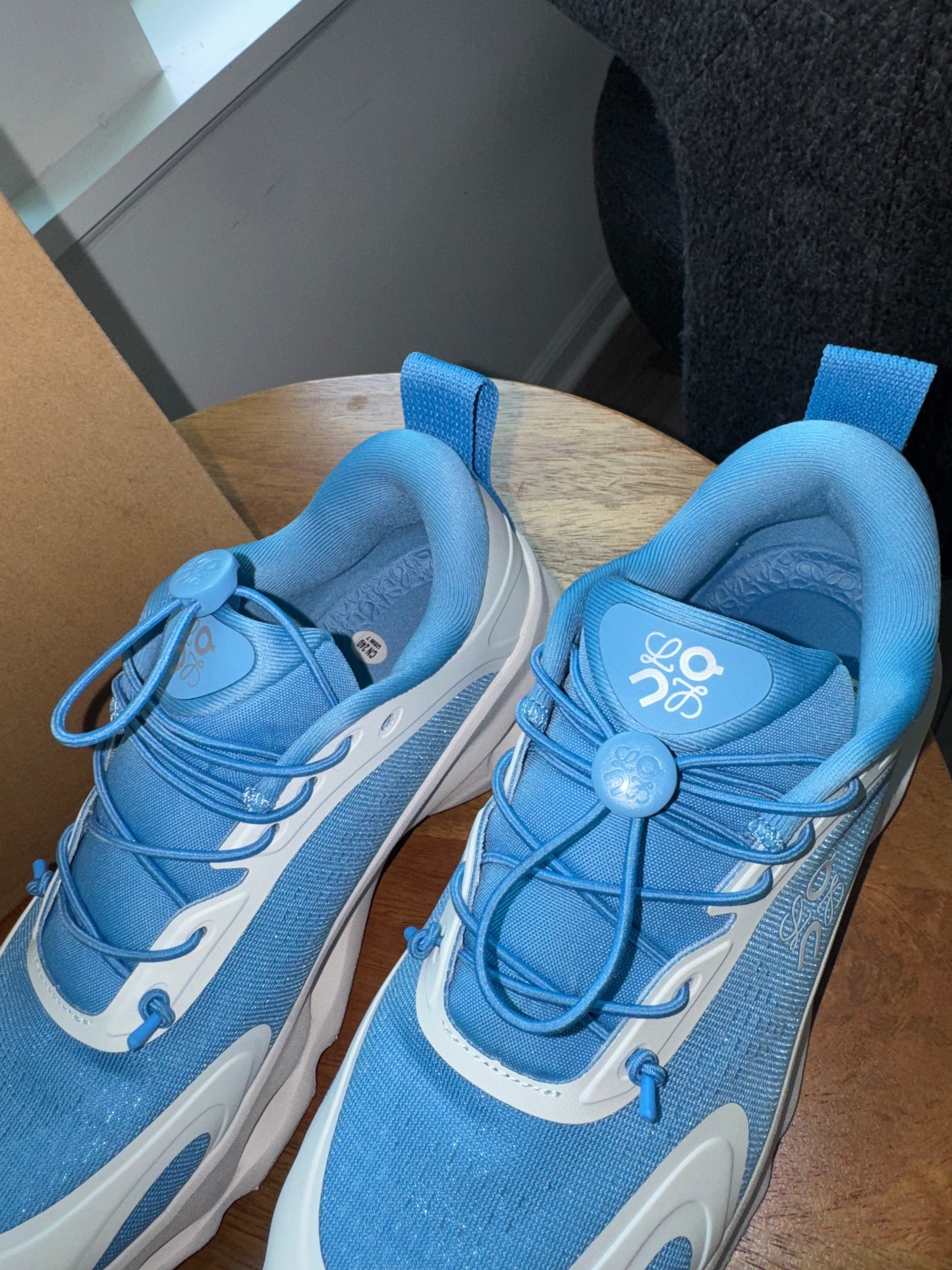 Tenis Loewe cloud size 8 nueva temporada