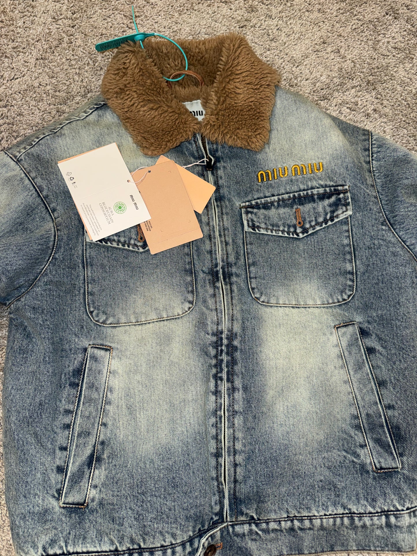Chamarra Miu Miu mediana top quality