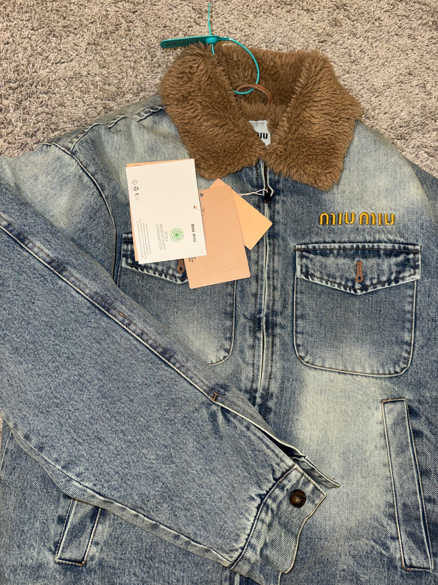 Chamarra Miu Miu mediana top quality
