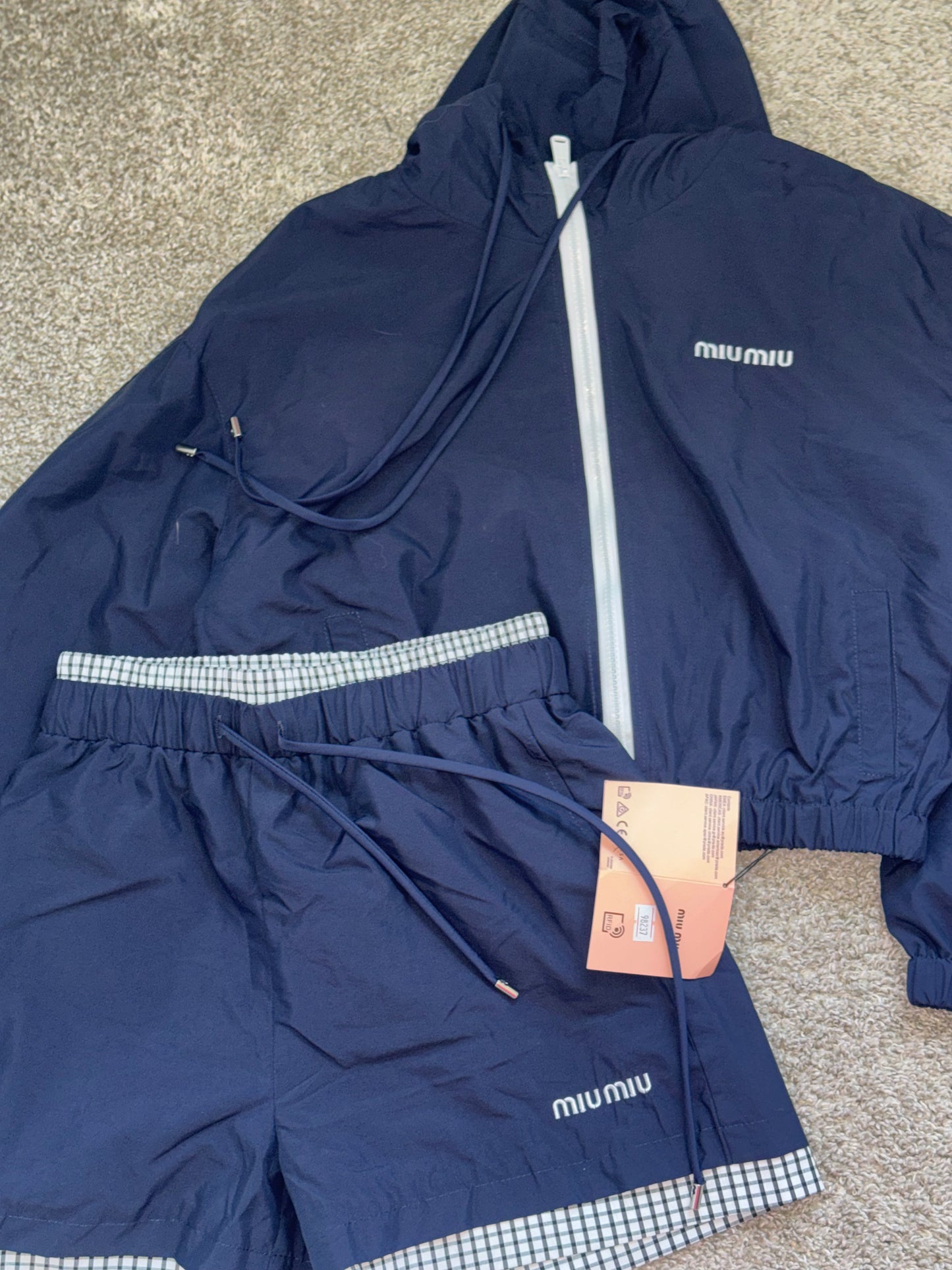 Set Miu Miu chamarra y short small top quality