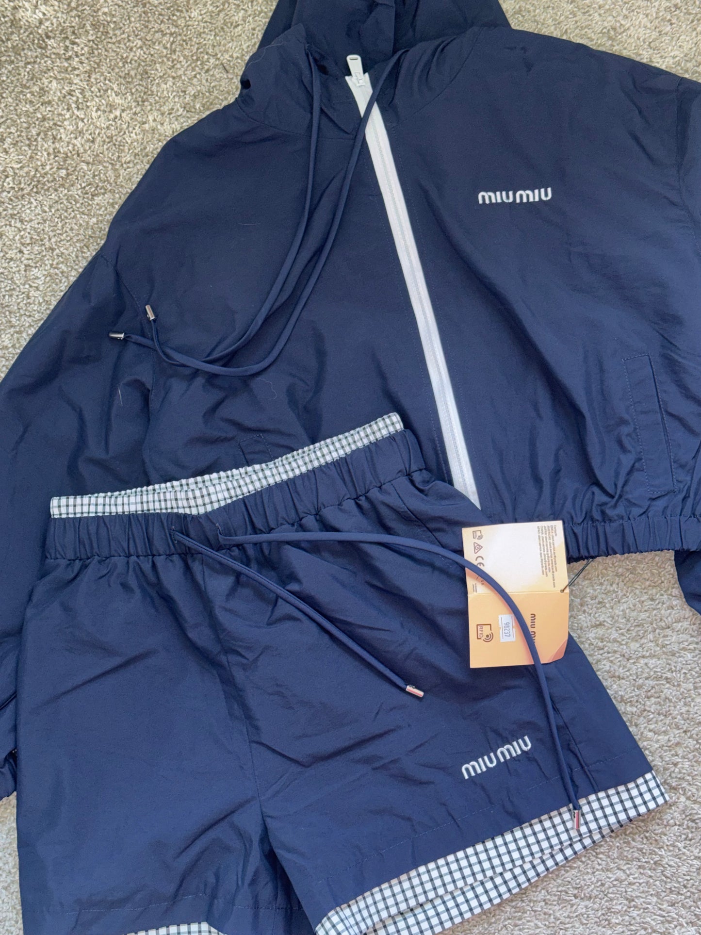 Set Miu Miu chamarra y short small top quality