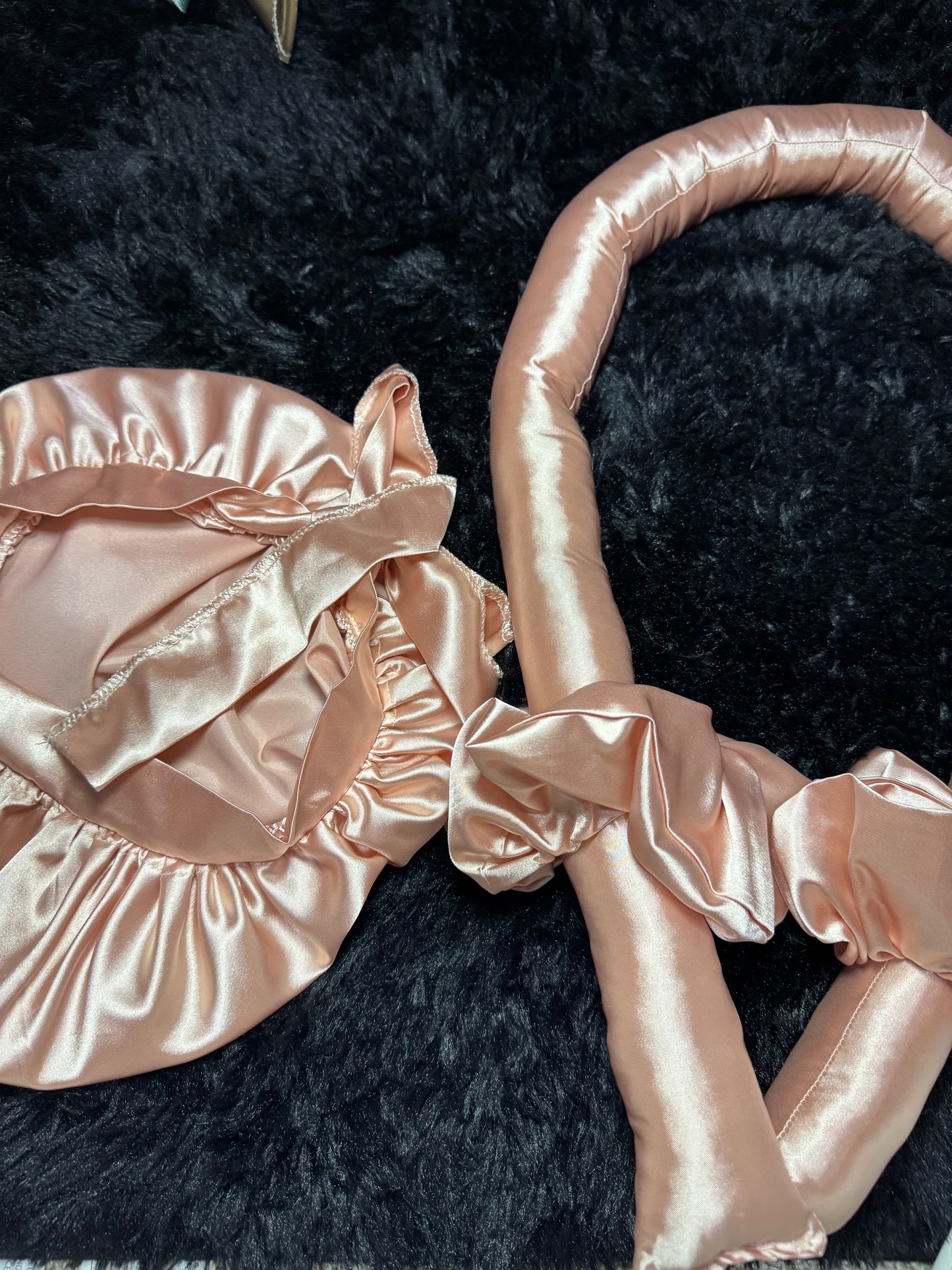 Hair roller peach satin