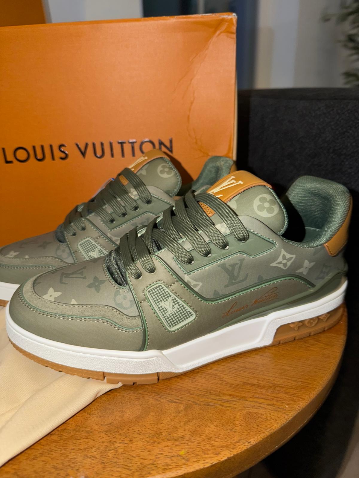 Tenis Louis Vuitton verdes talla 9 unisex top quality