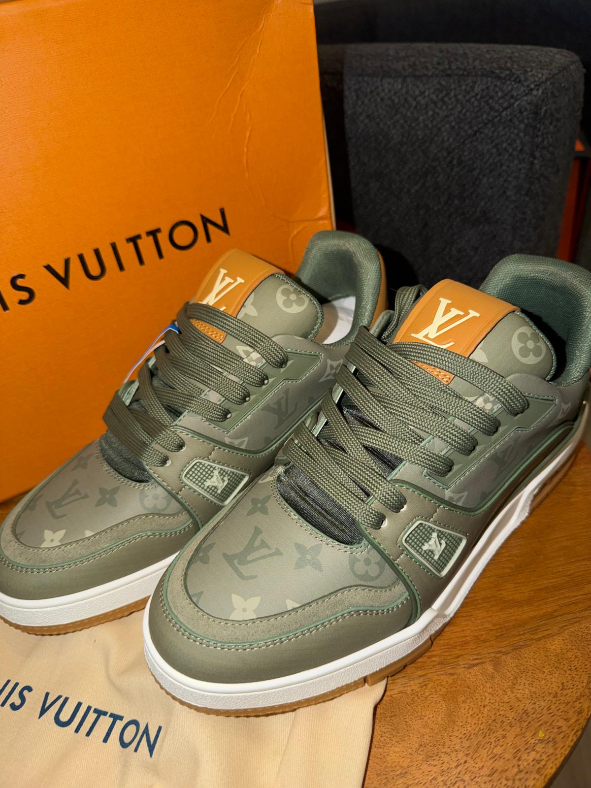 Tenis Louis Vuitton verdes talla 9 unisex top quality