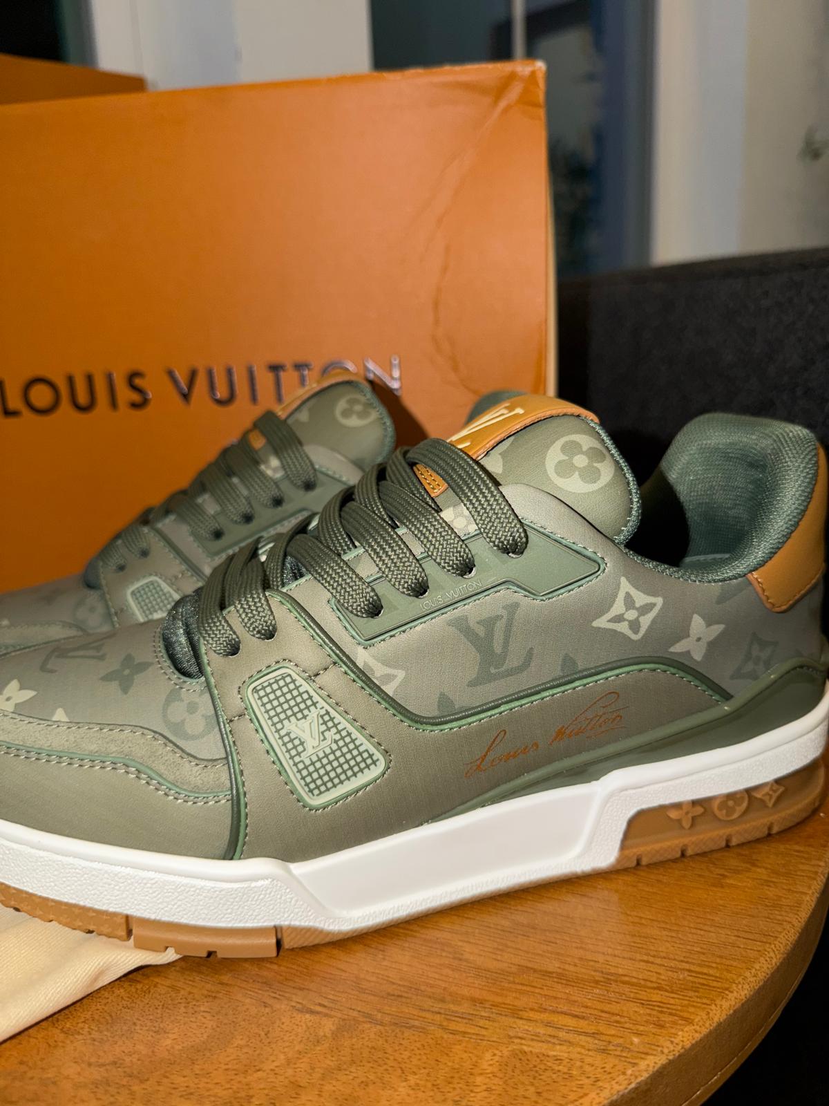 Tenis Louis Vuitton verdes talla 9 unisex top quality