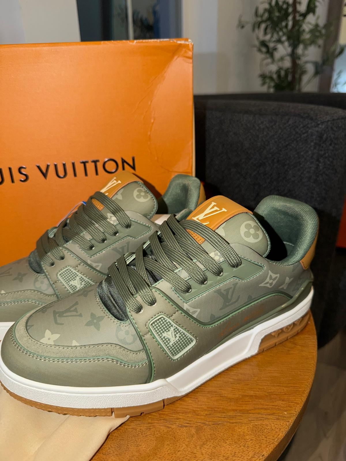 Tenis Louis Vuitton verdes talla 9 unisex top quality