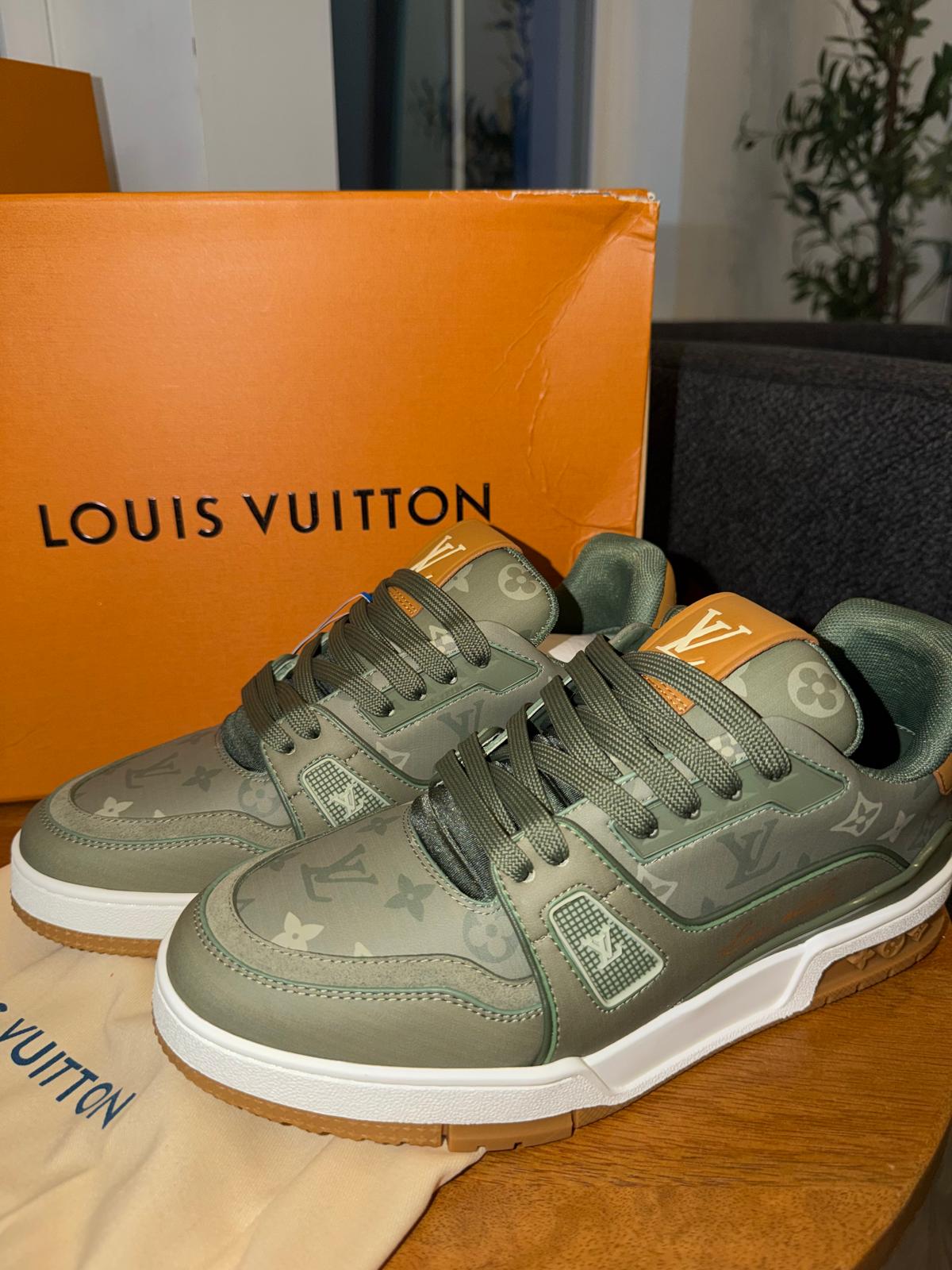 Tenis Louis Vuitton verdes talla 9 unisex top quality
