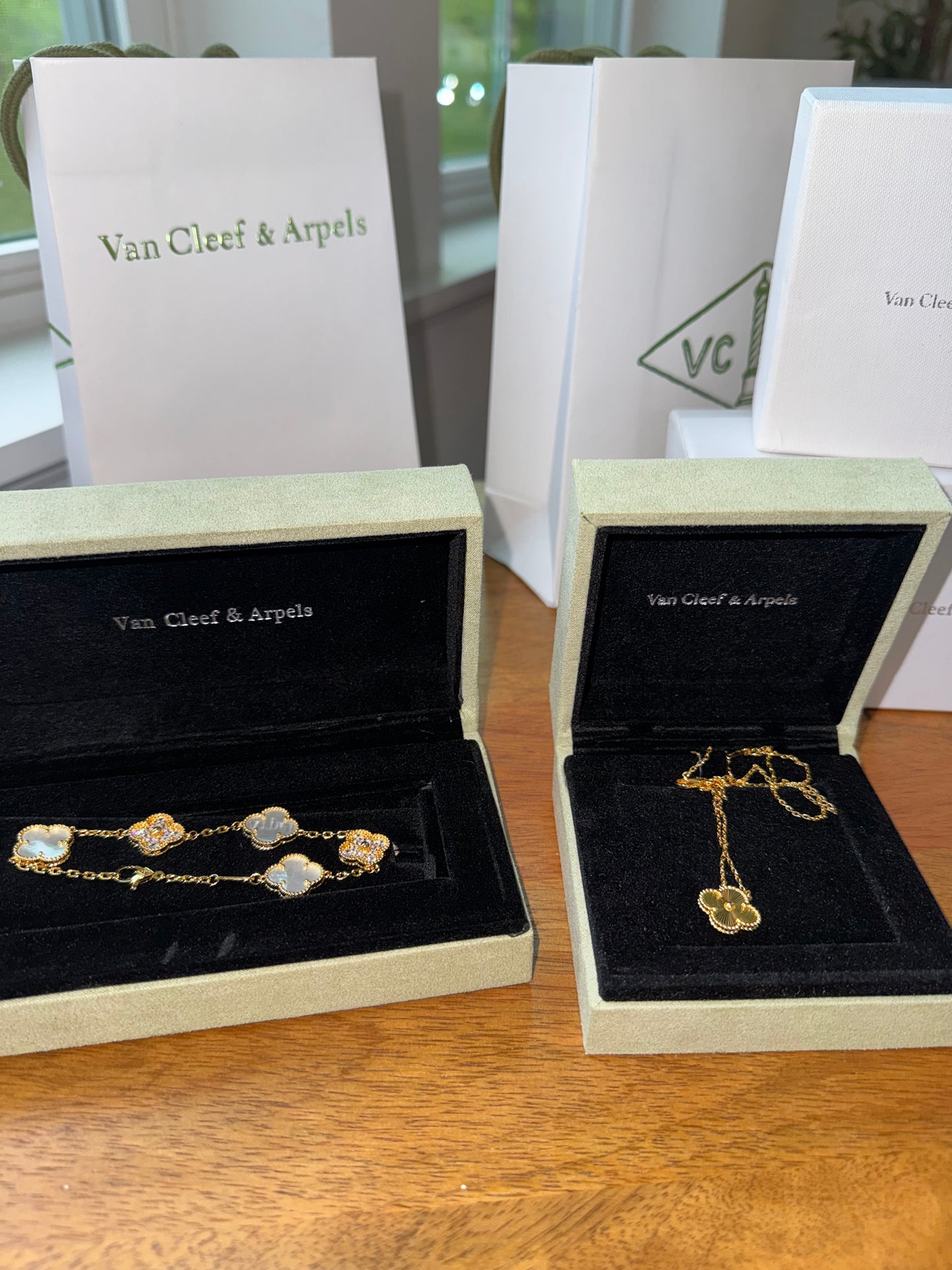 Set van cleef Pulsera y collar top quality con caja y estuche