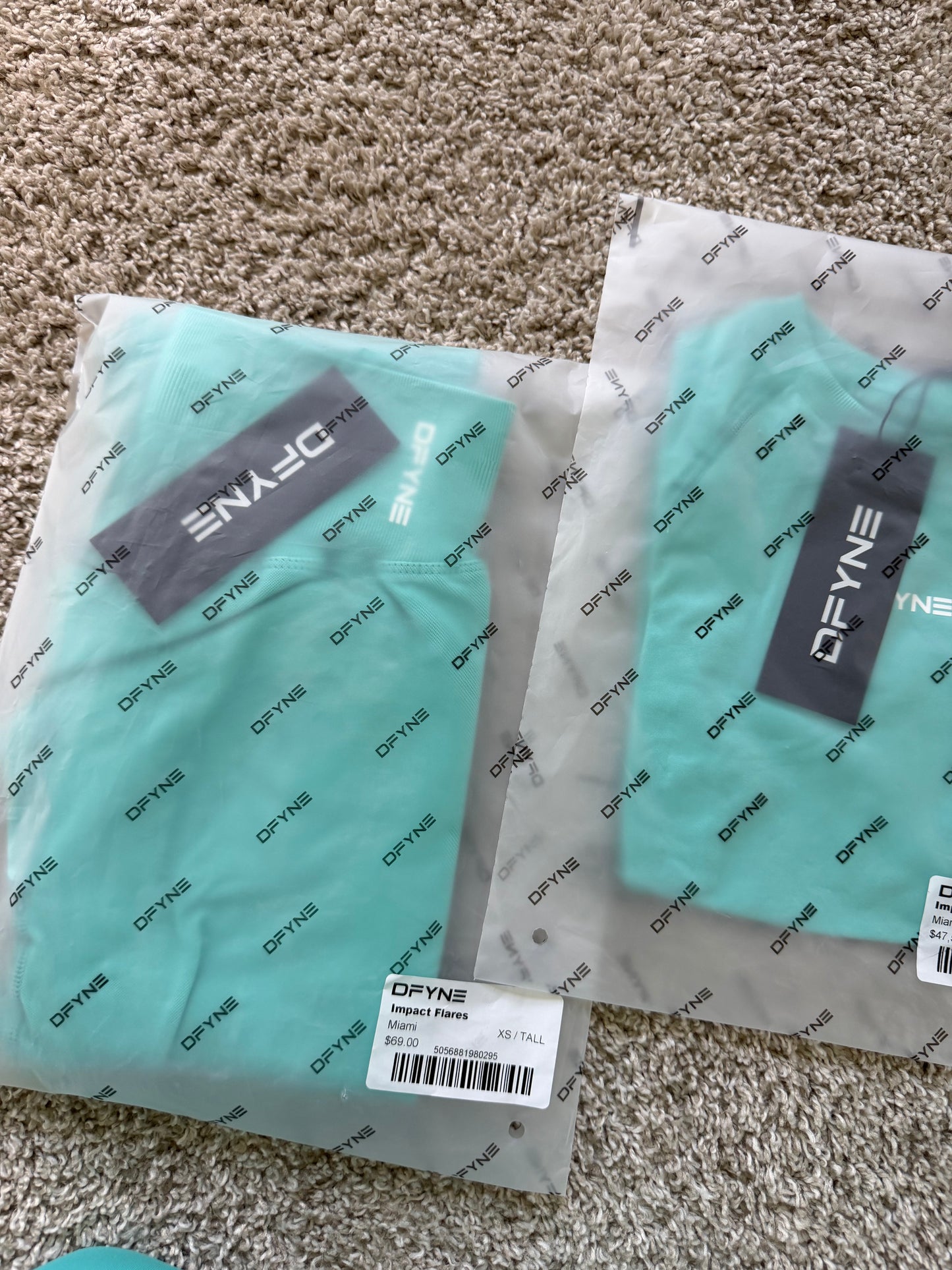 Set dfyne XS color menta nuevo top y legging