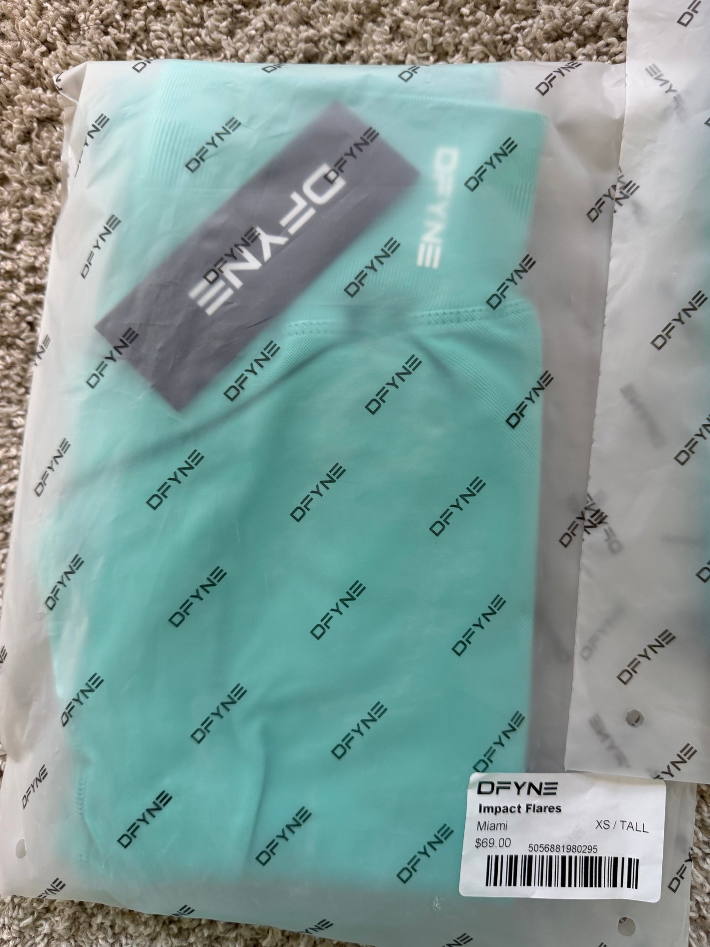 Set dfyne XS color menta nuevo top y legging