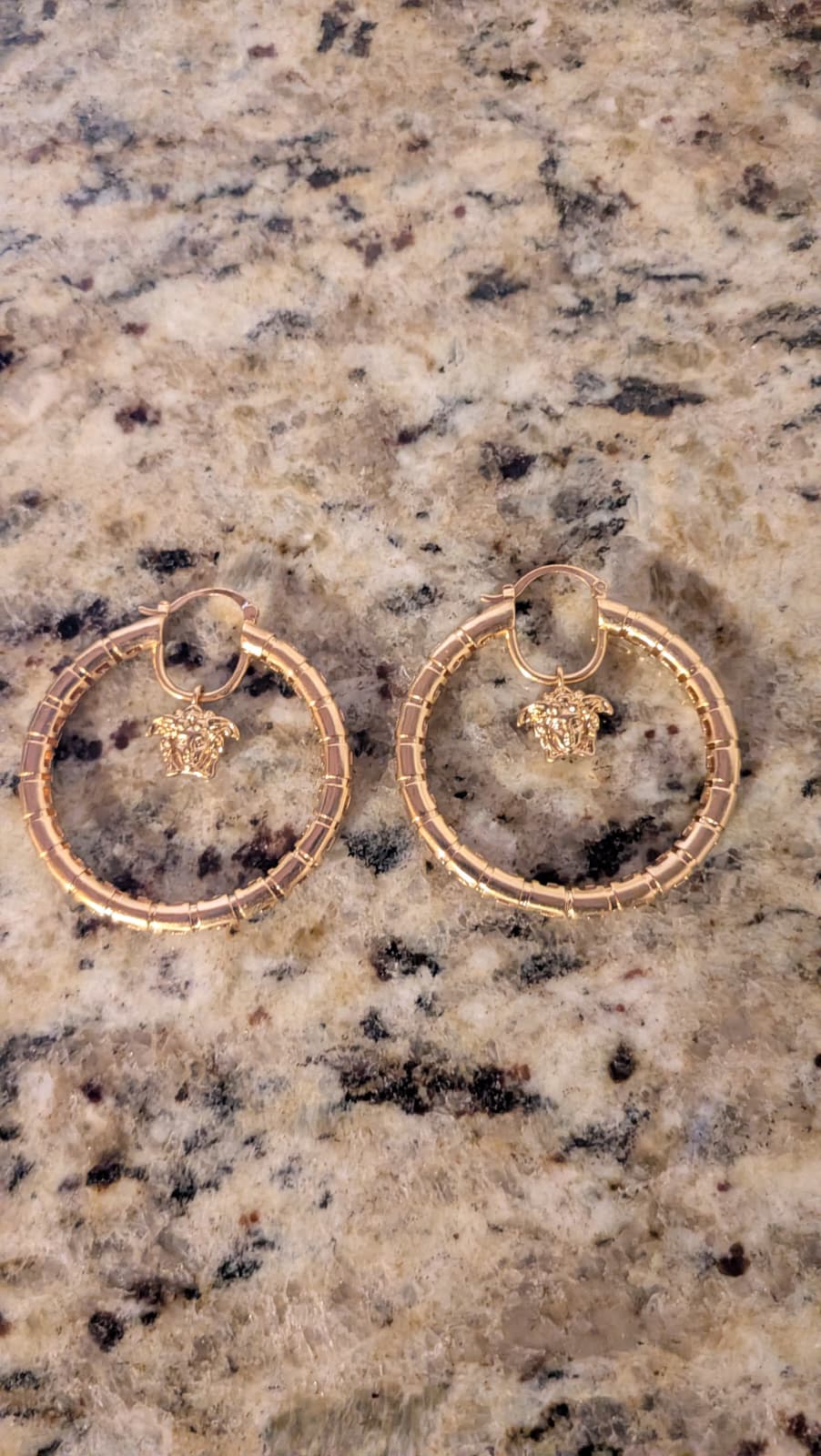 Aretes Versace