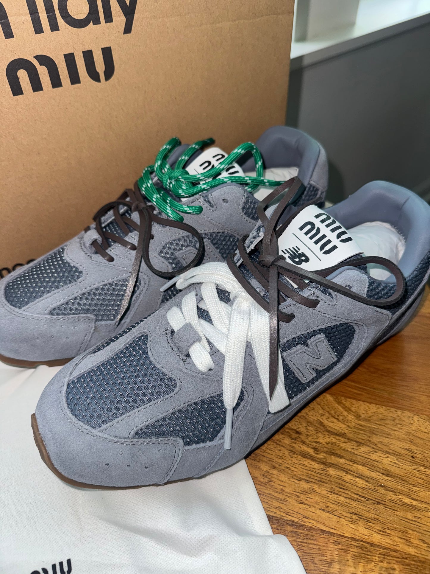 Tenis Miu Miu azul grisaseo talla 8 new balance top quality