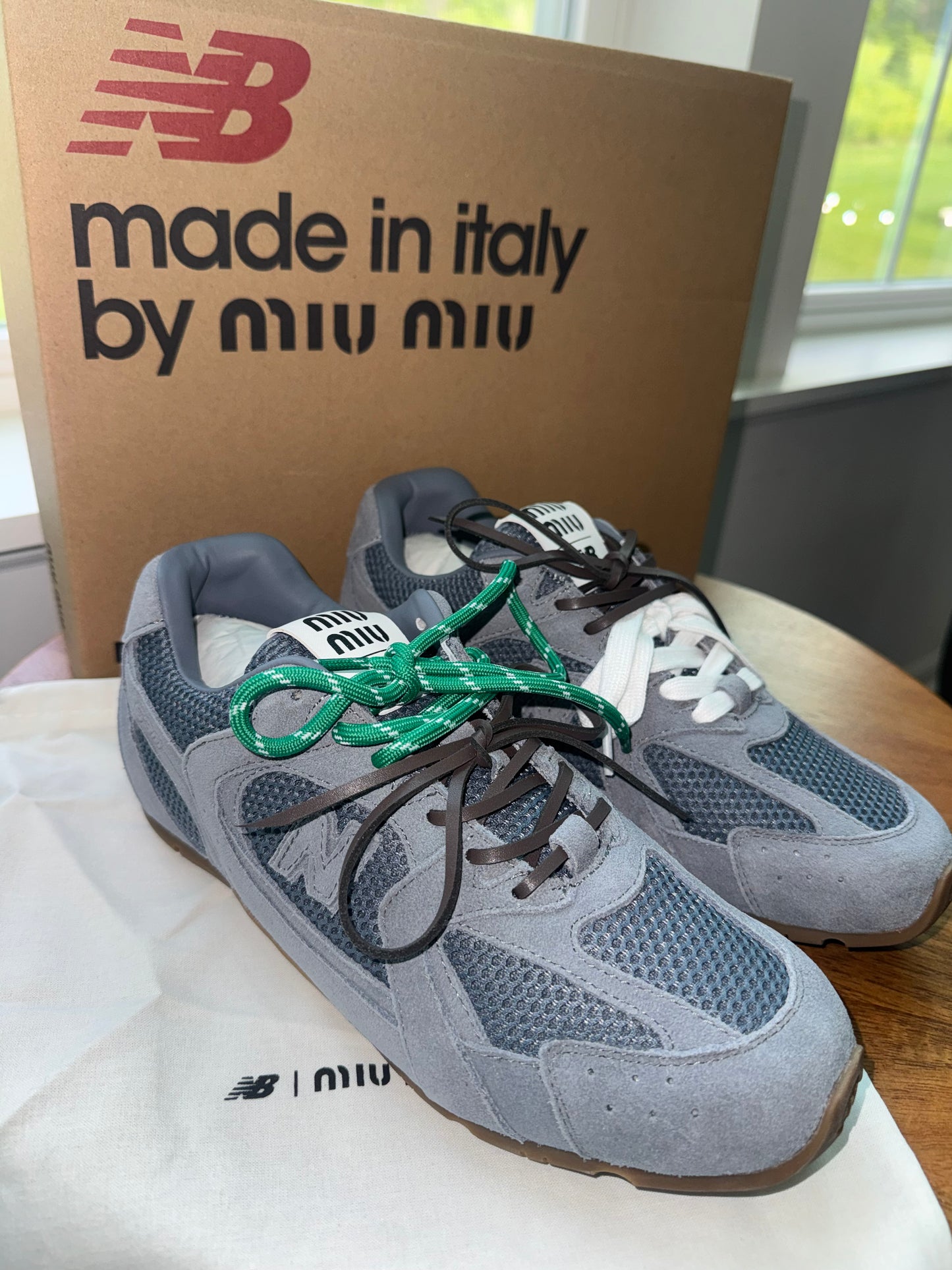 Tenis Miu Miu azul grisaseo talla 8 new balance top quality