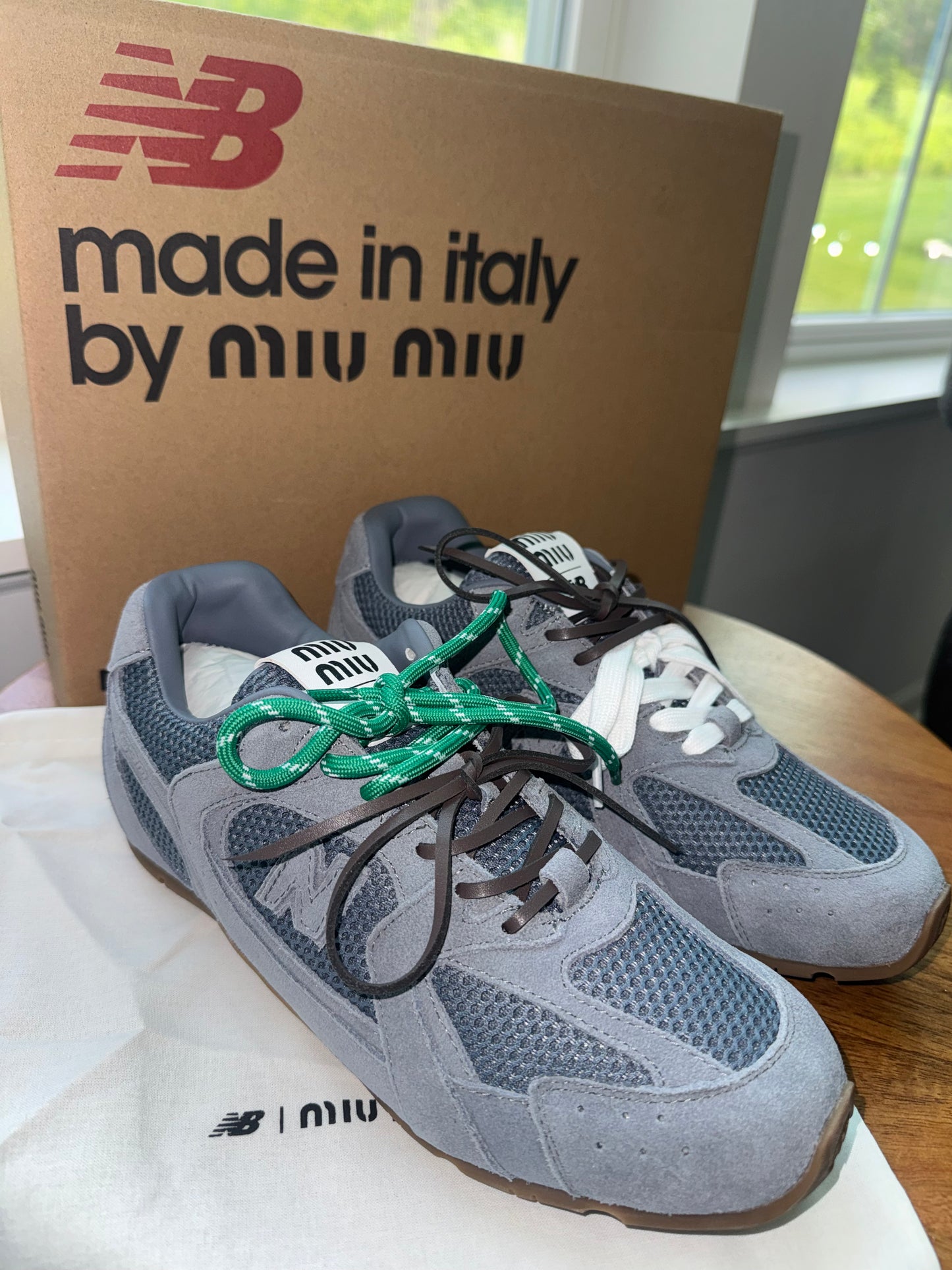 Tenis Miu Miu azul grisaseo talla 8 new balance top quality
