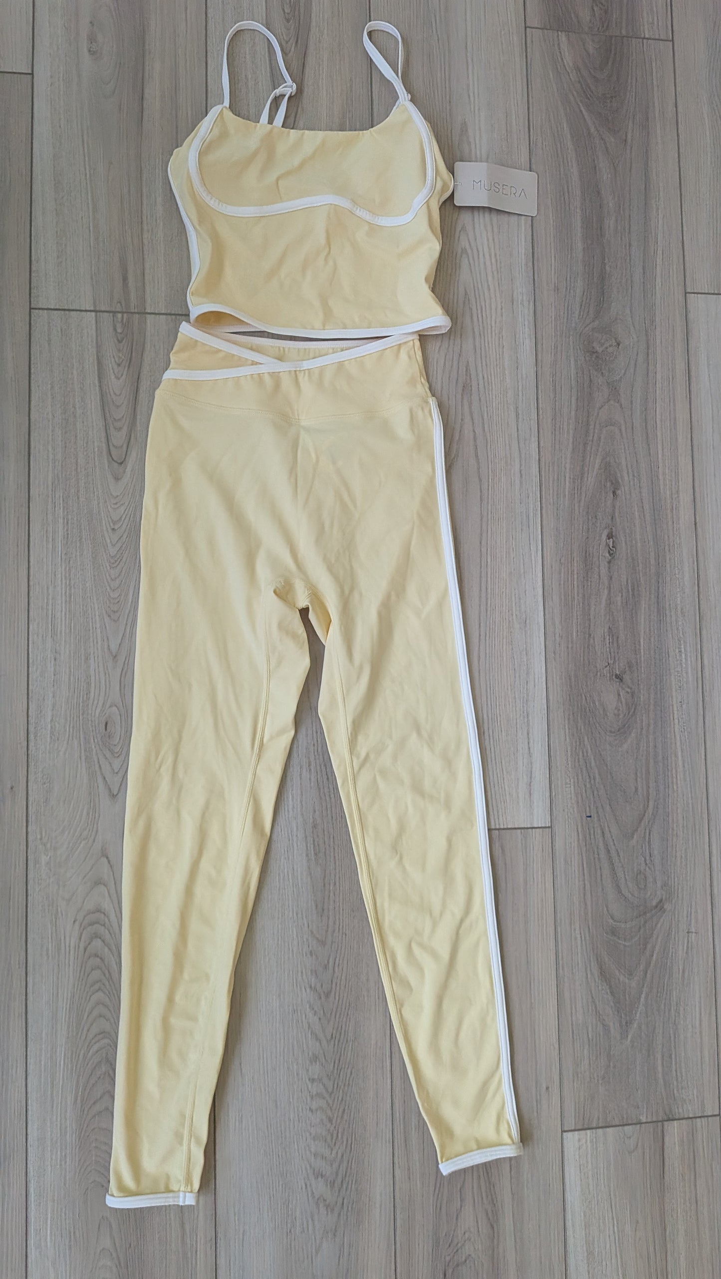 Set deportivo amarillo small