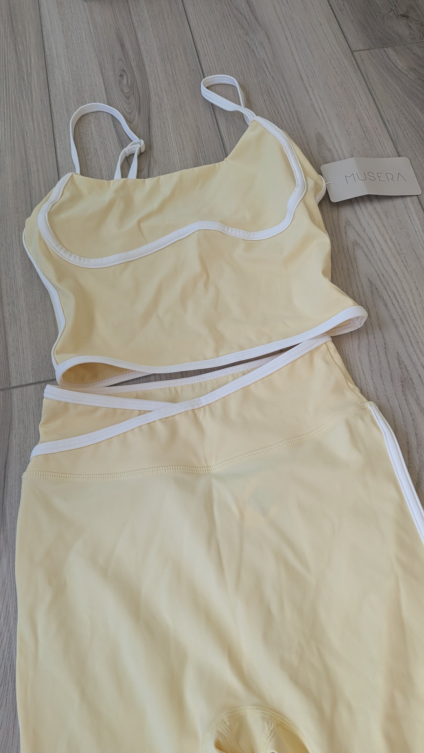 Set deportivo amarillo small