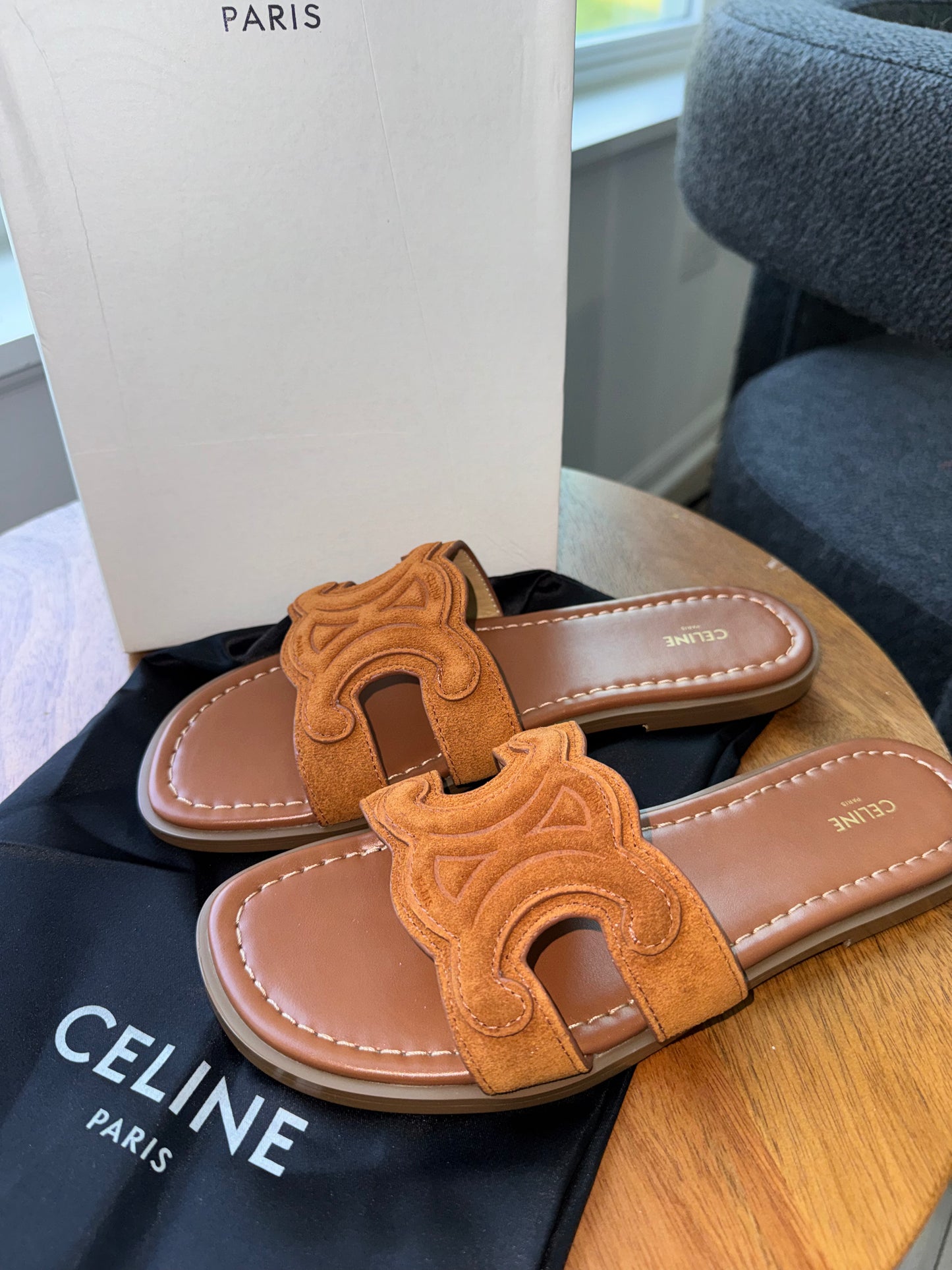 Sandalias Celine talla 8 top quality con caja y cubre polvo