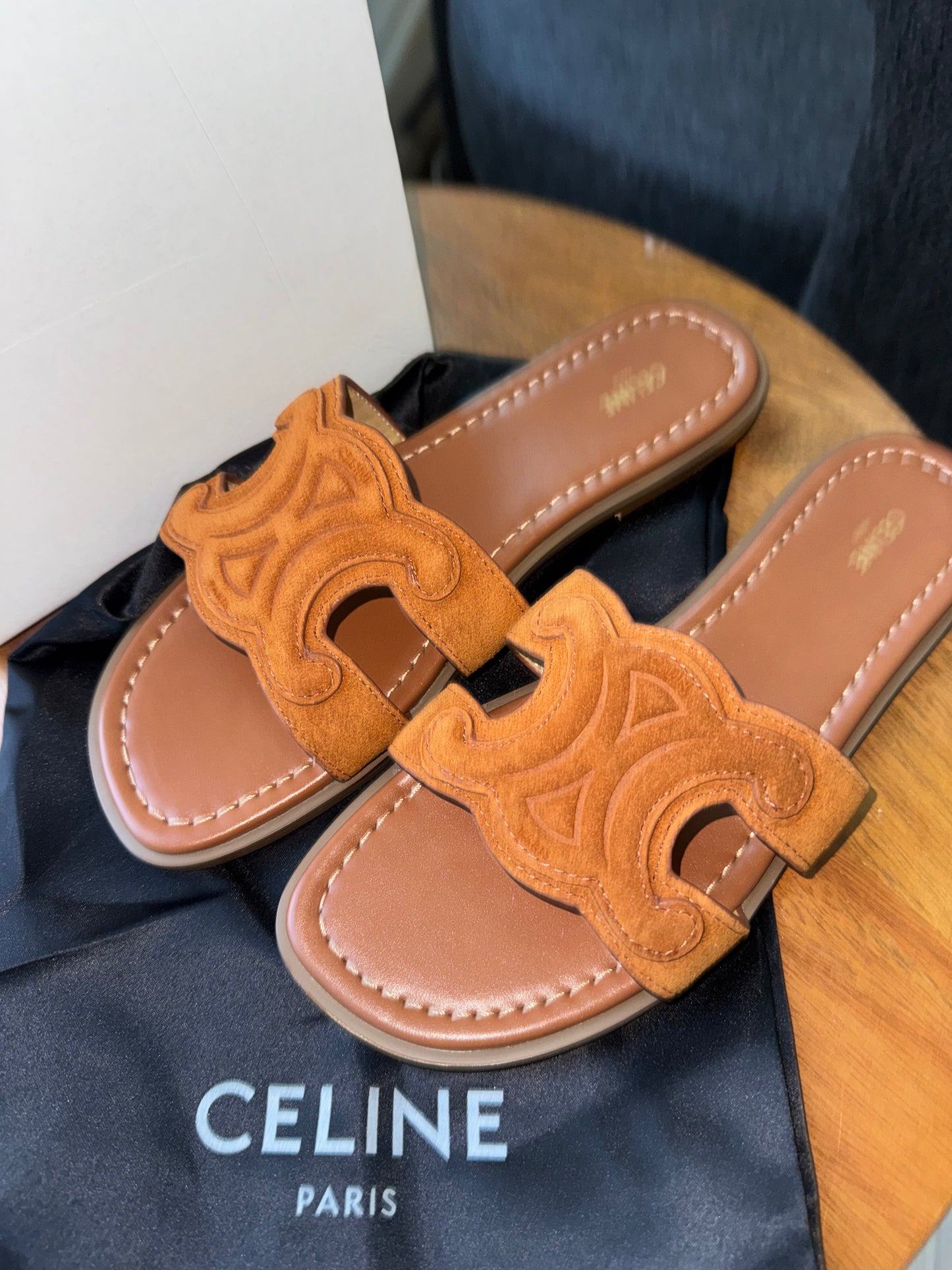 Sandalias Celine talla 8 top quality con caja y cubre polvo