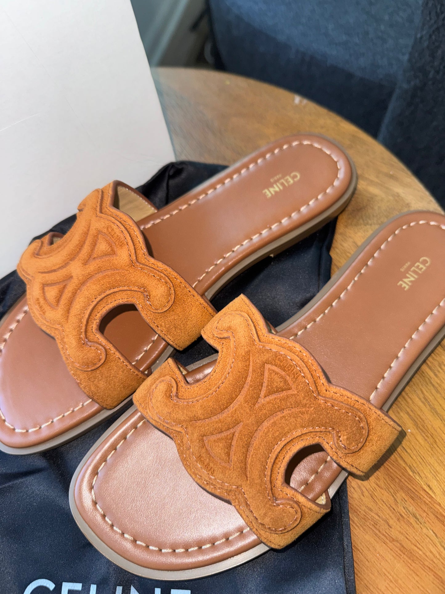 Sandalias Celine talla 8 top quality con caja y cubre polvo
