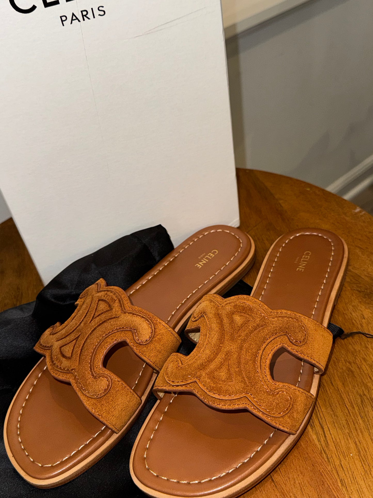 Sandalias Celine talla 8 con cubre polvo y caja top quality