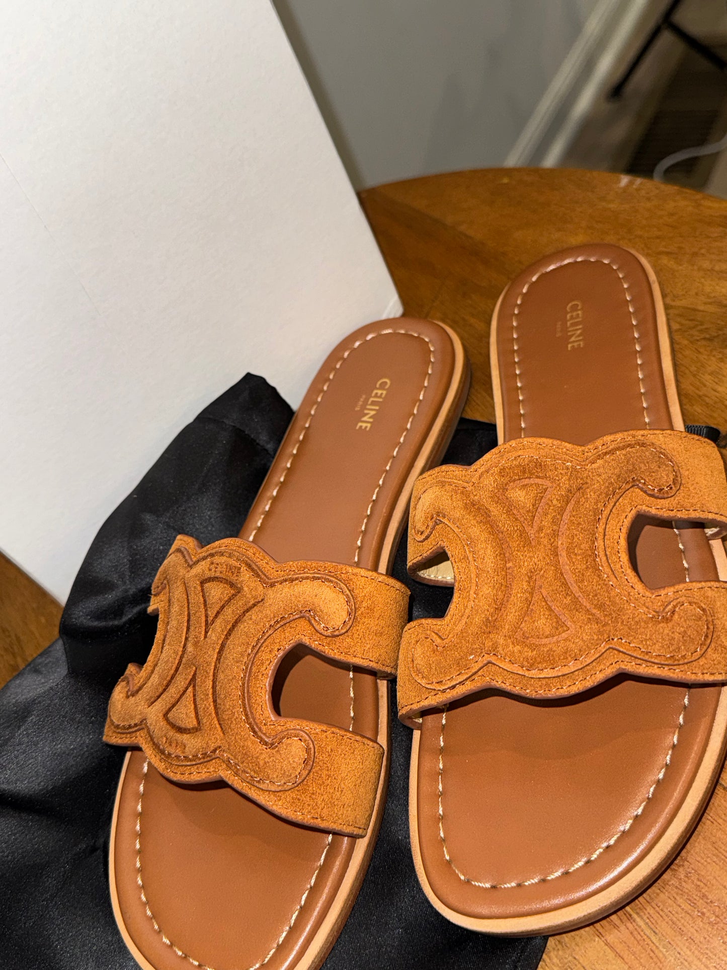 Sandalias Celine talla 8 con cubre polvo y caja top quality