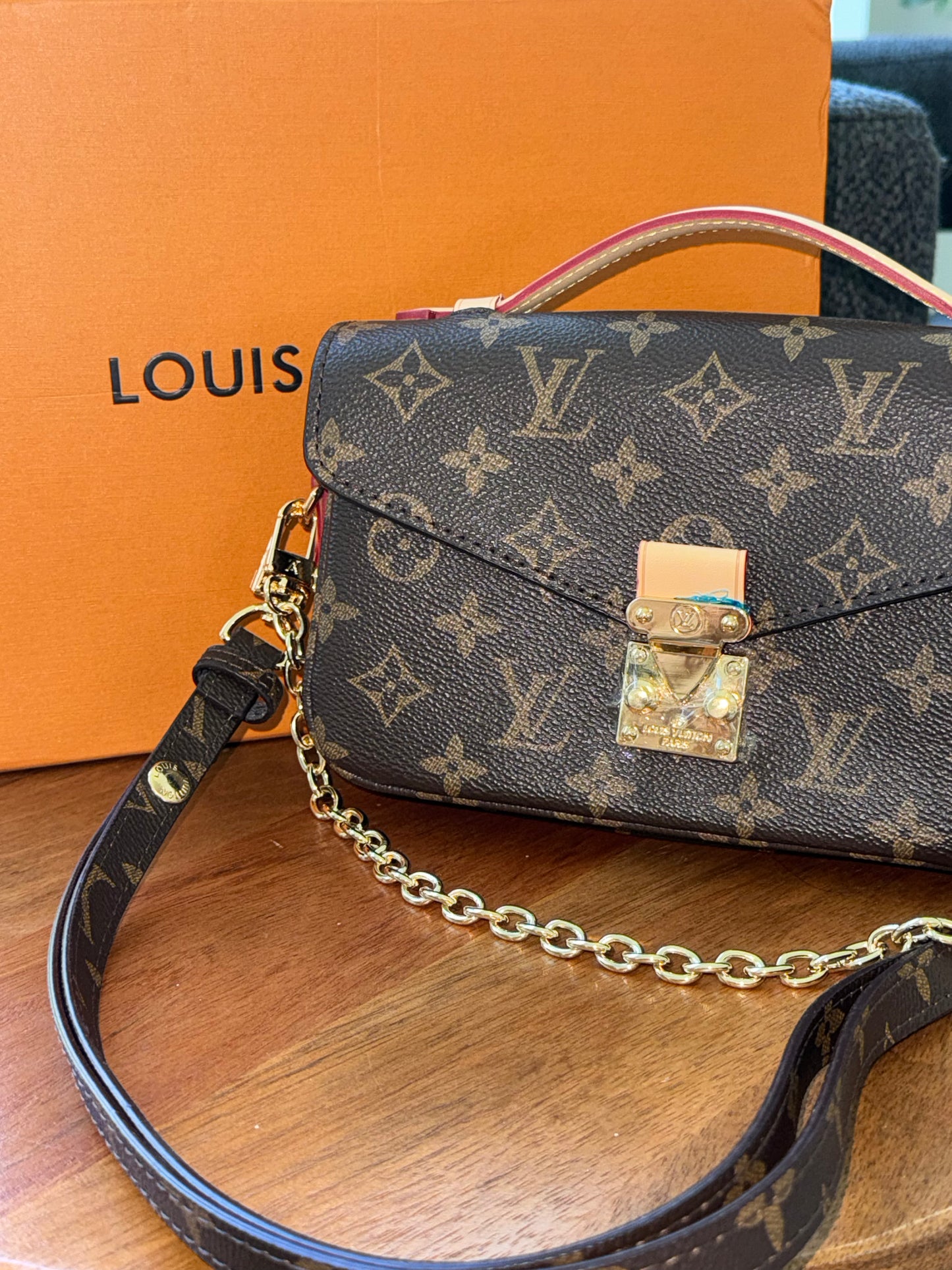 Bolsa Louis Vuitton top quality esta increible