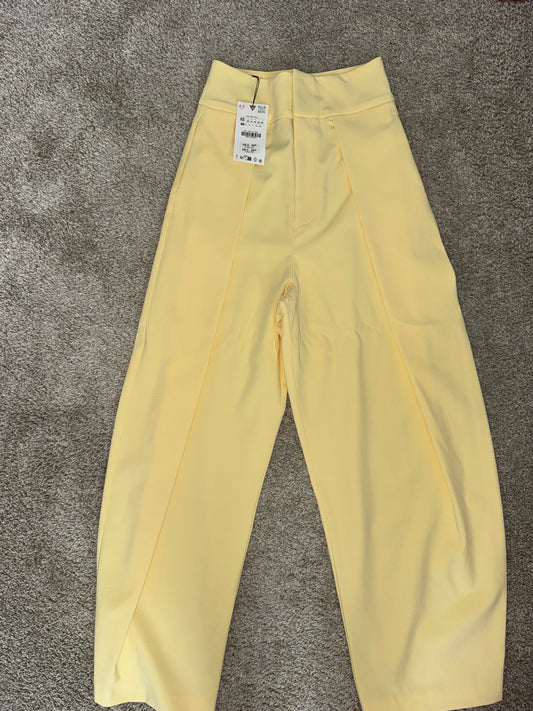 Closet sale pantalón Zara Amarillo XS nuevo