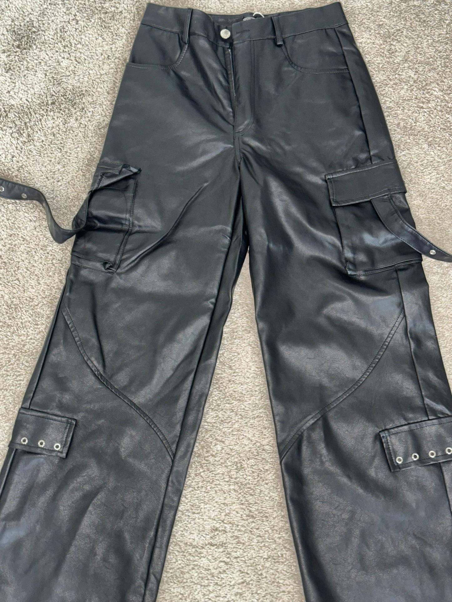 Closet sale pantalón cuero small