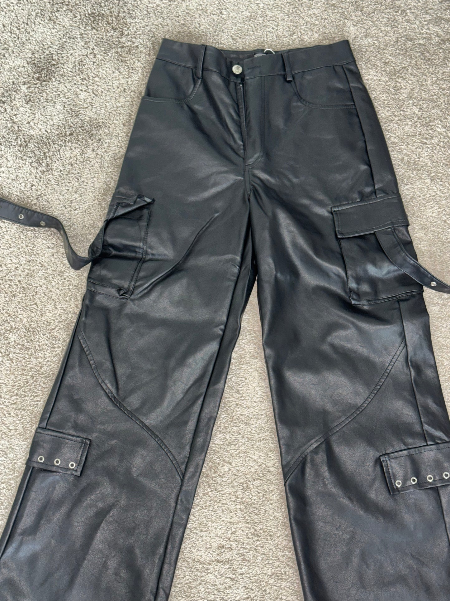 Closet sale pantalón cuero small