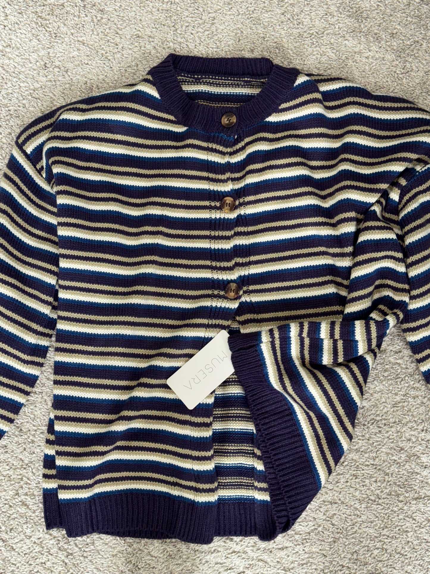 Closet sale sueter musera mediano Nuevo
