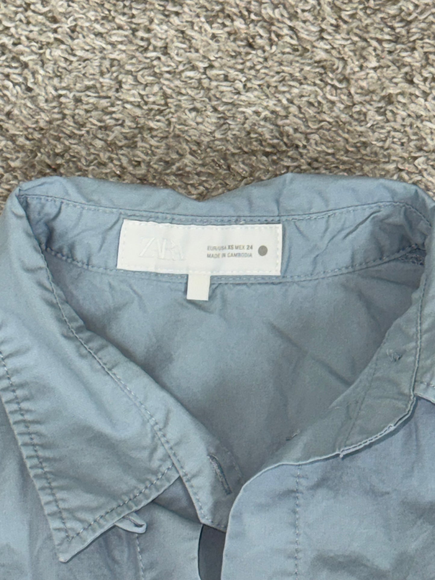 Closet sale Camisa ZARA XS pero viene super oversized