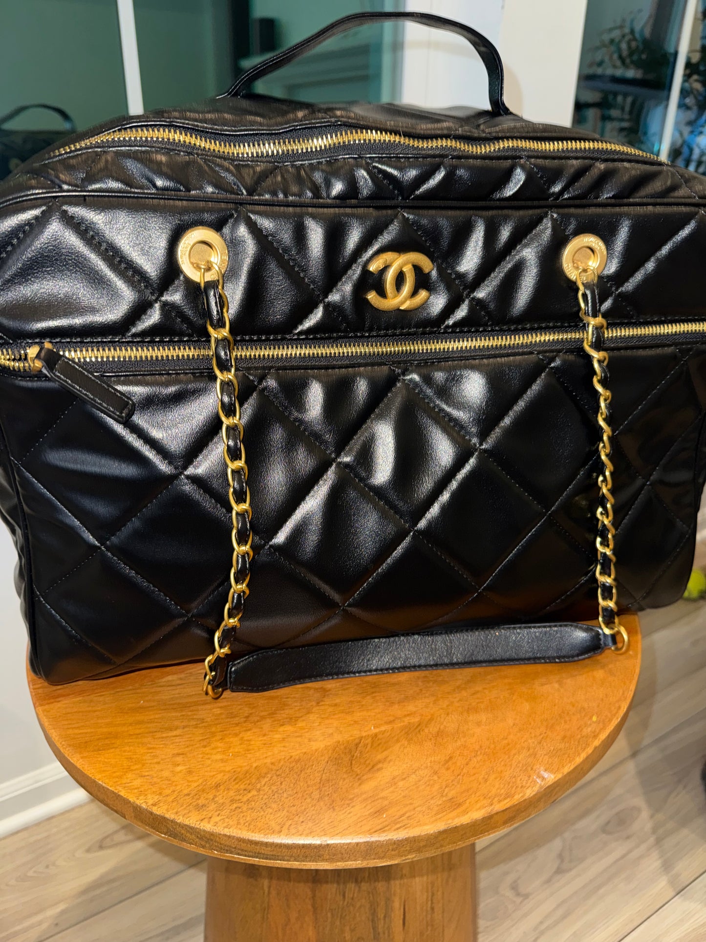 Maleta Chanel negra extra grande sin caja solo cubre polvo
